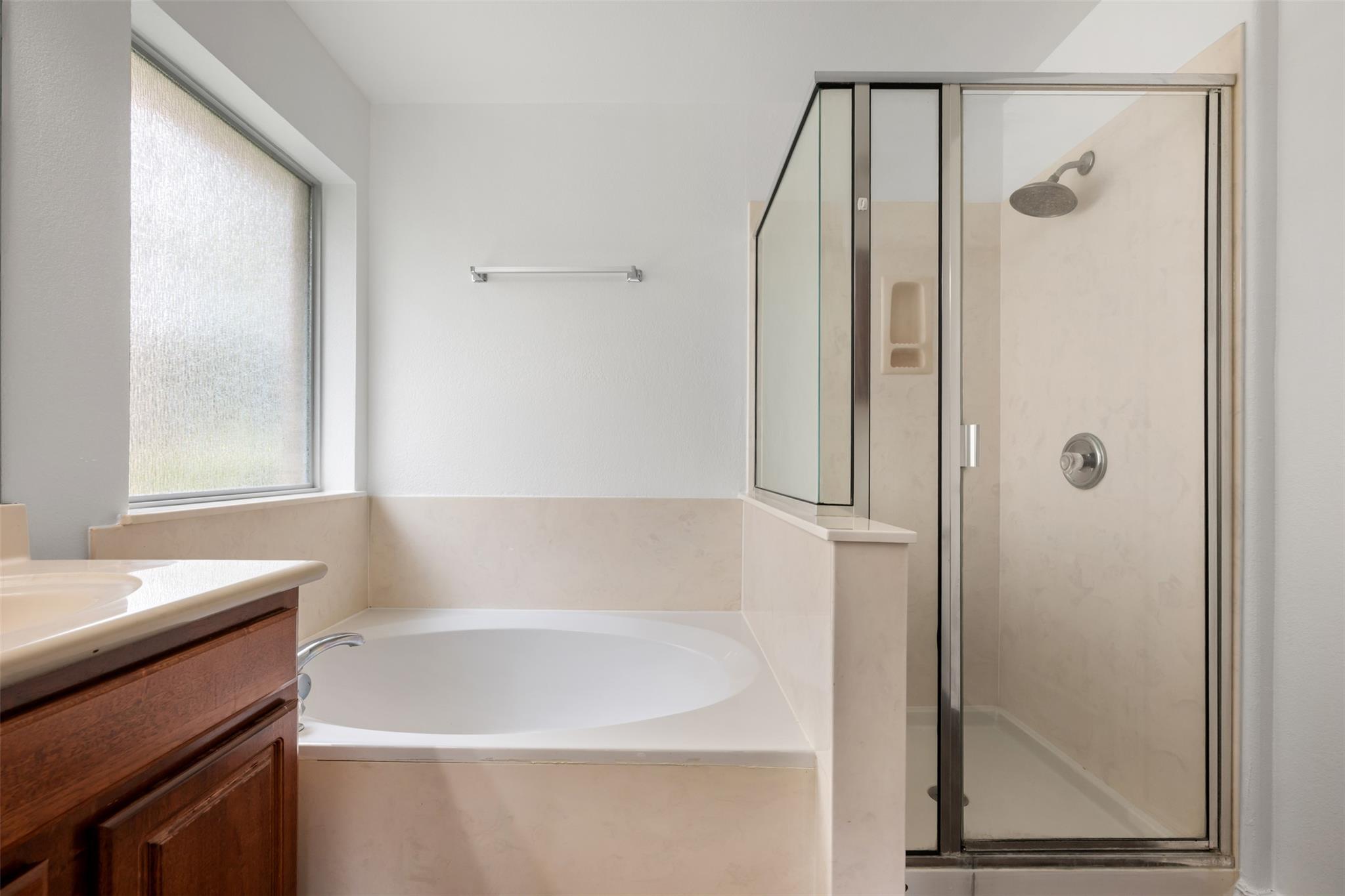 382 Bloomsbury DR