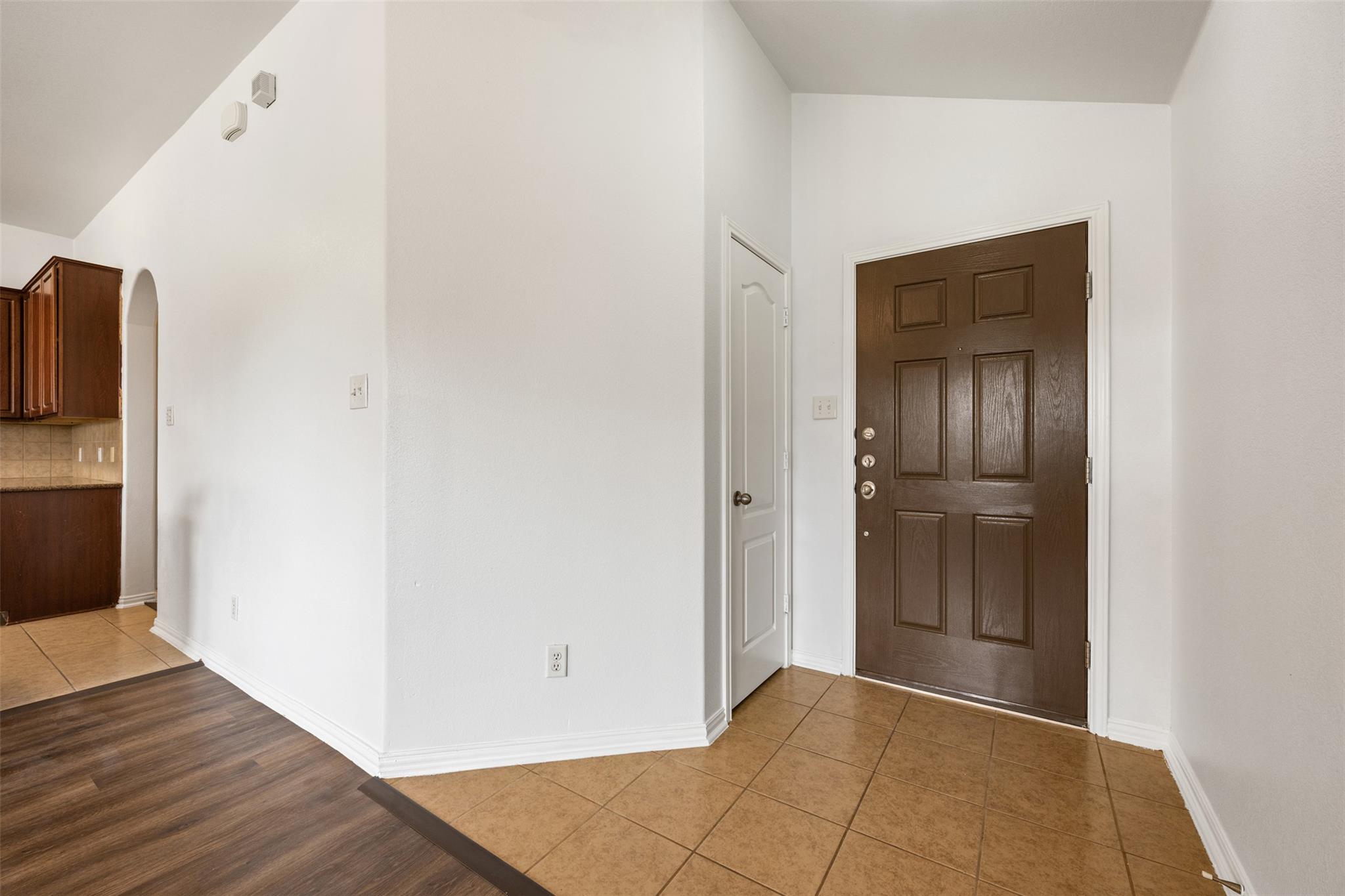 382 Bloomsbury DR