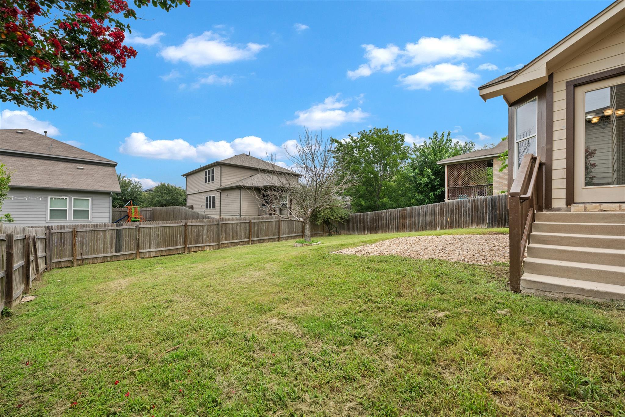 382 Bloomsbury DR