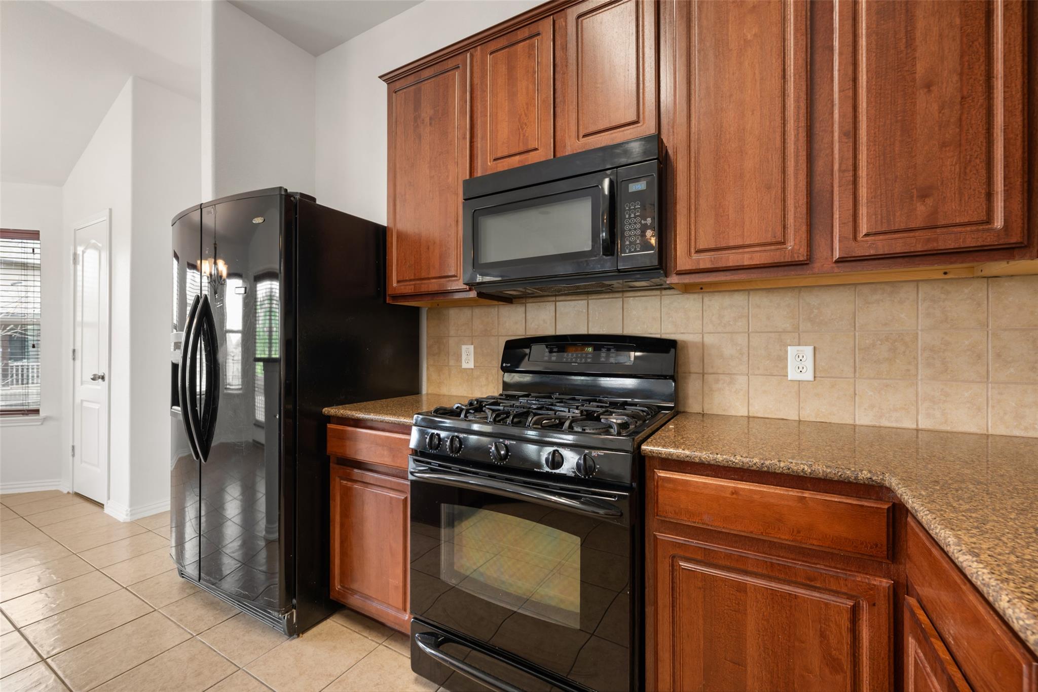 382 Bloomsbury DR