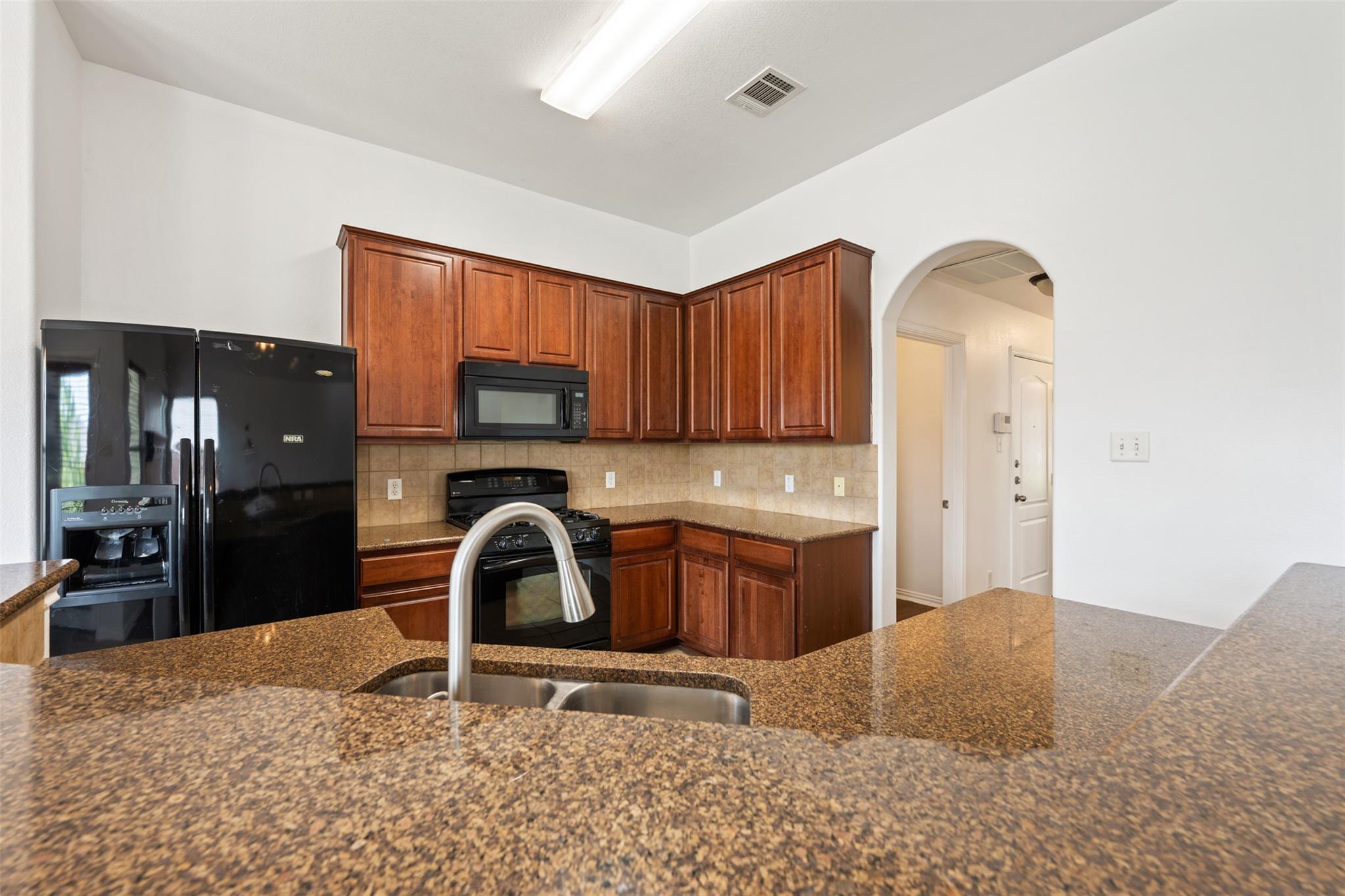 382 Bloomsbury DR
