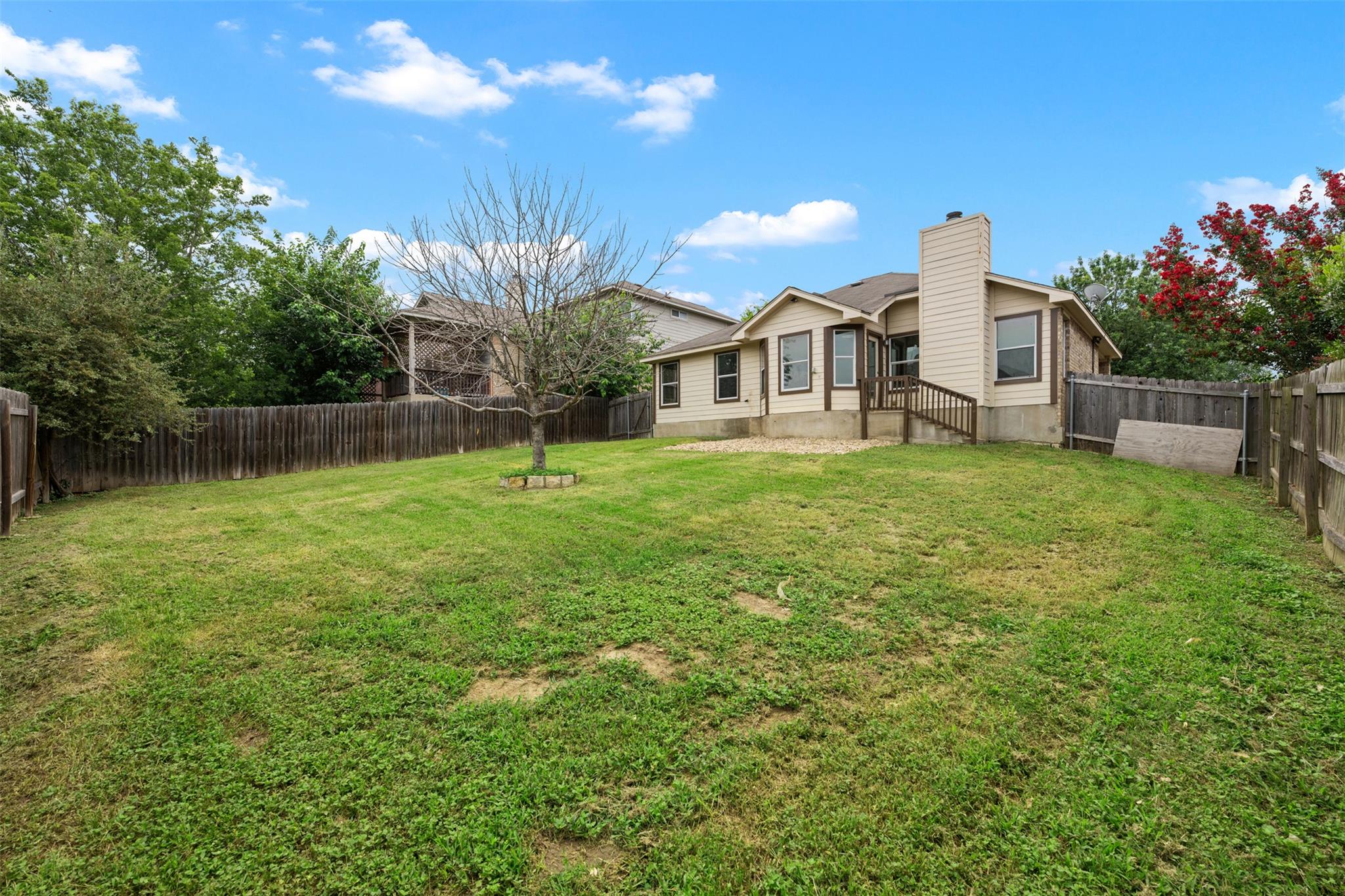 382 Bloomsbury DR