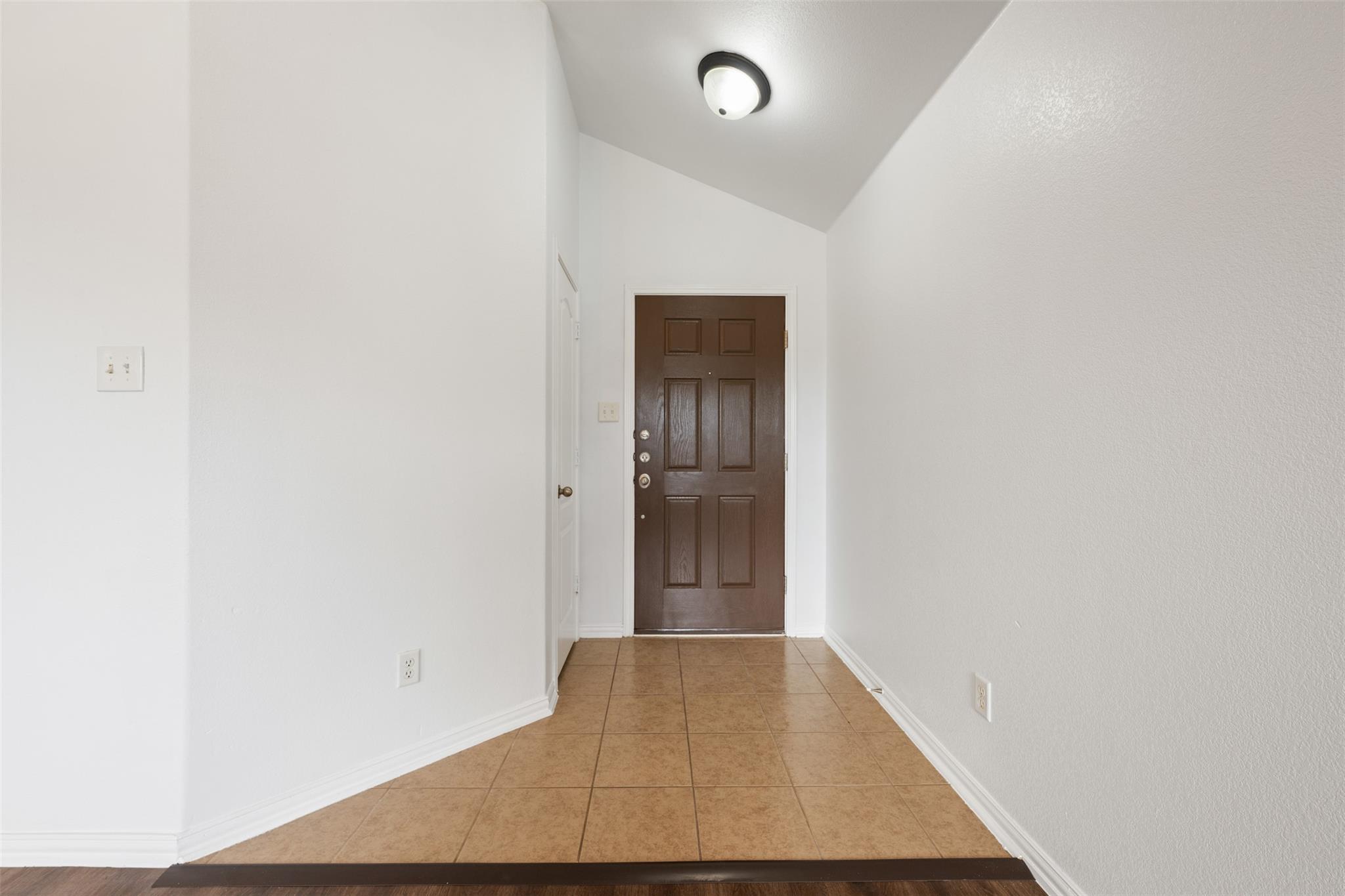 382 Bloomsbury DR