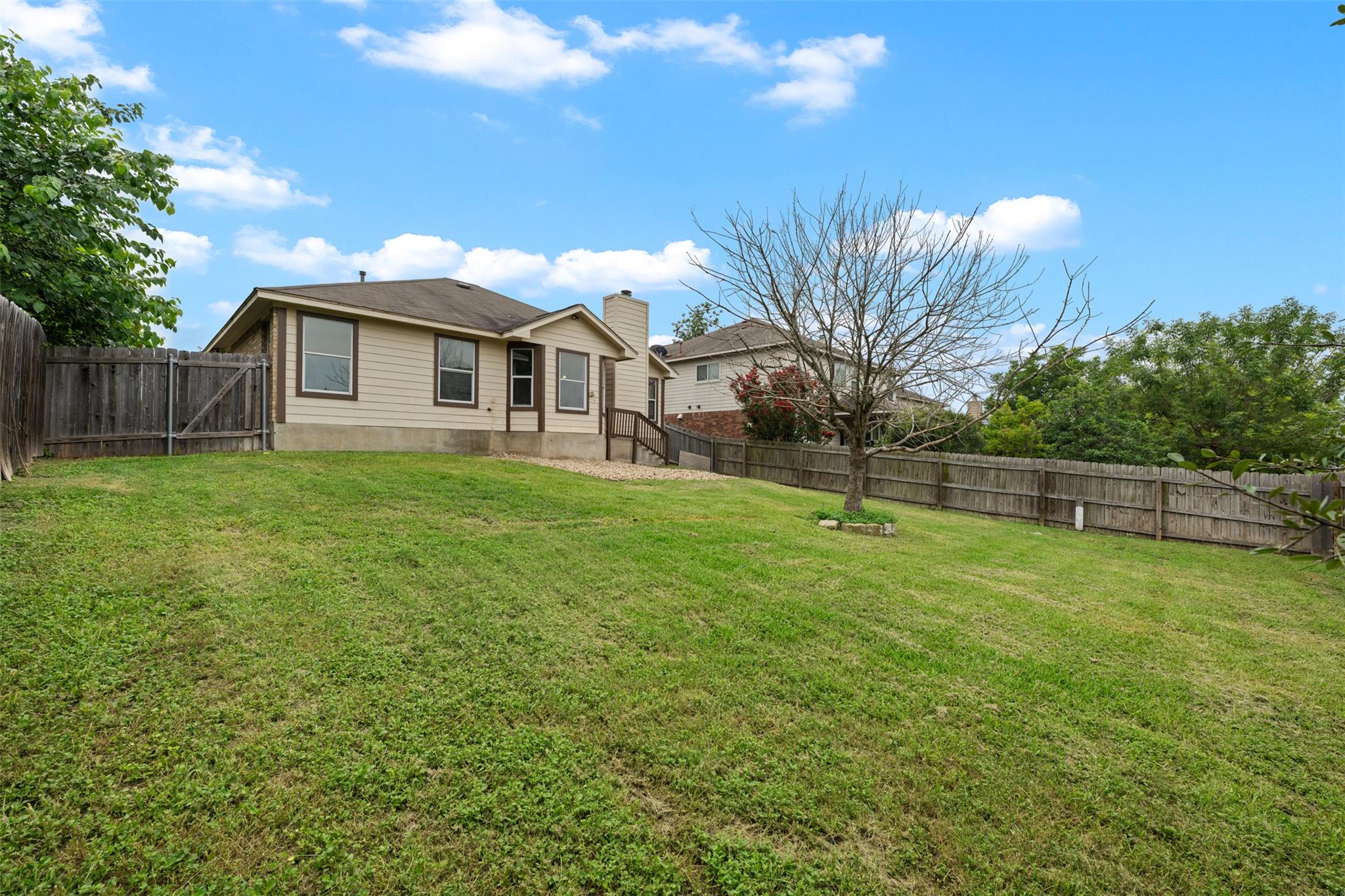 382 Bloomsbury DR