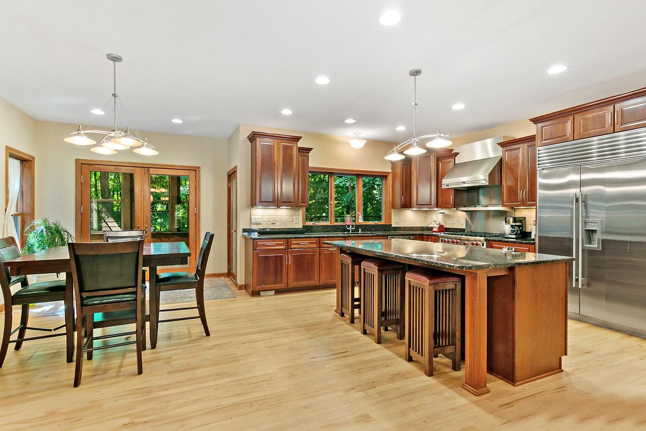 5256 Vicksburg DRIVE