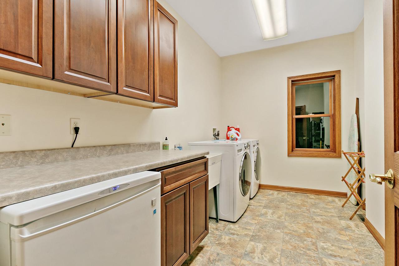 5256 Vicksburg DRIVE