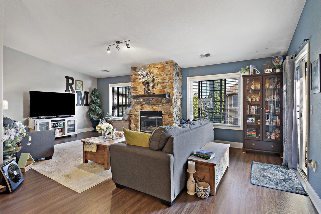 10020 74th STREET E