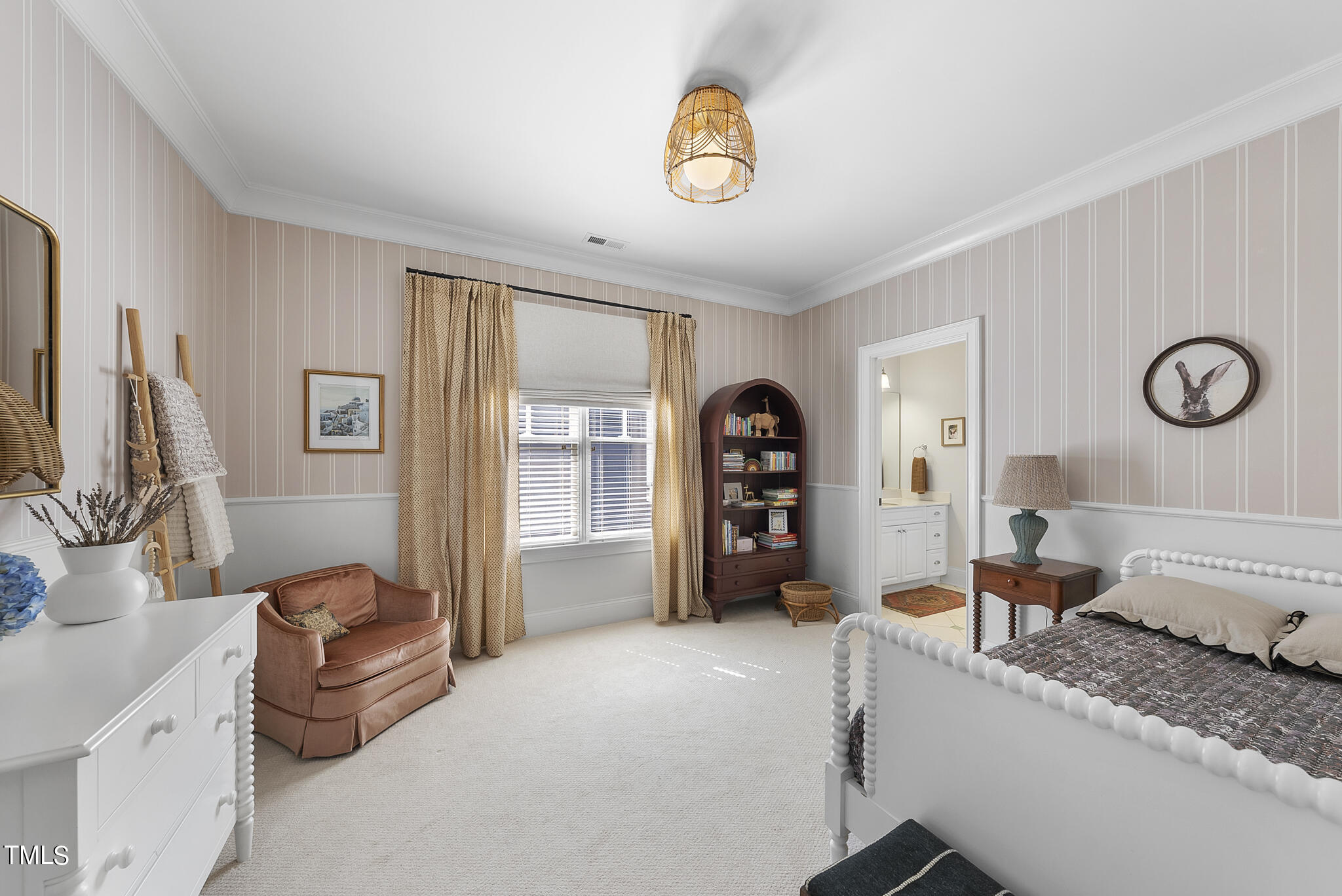 1605 Sunrise Avenue