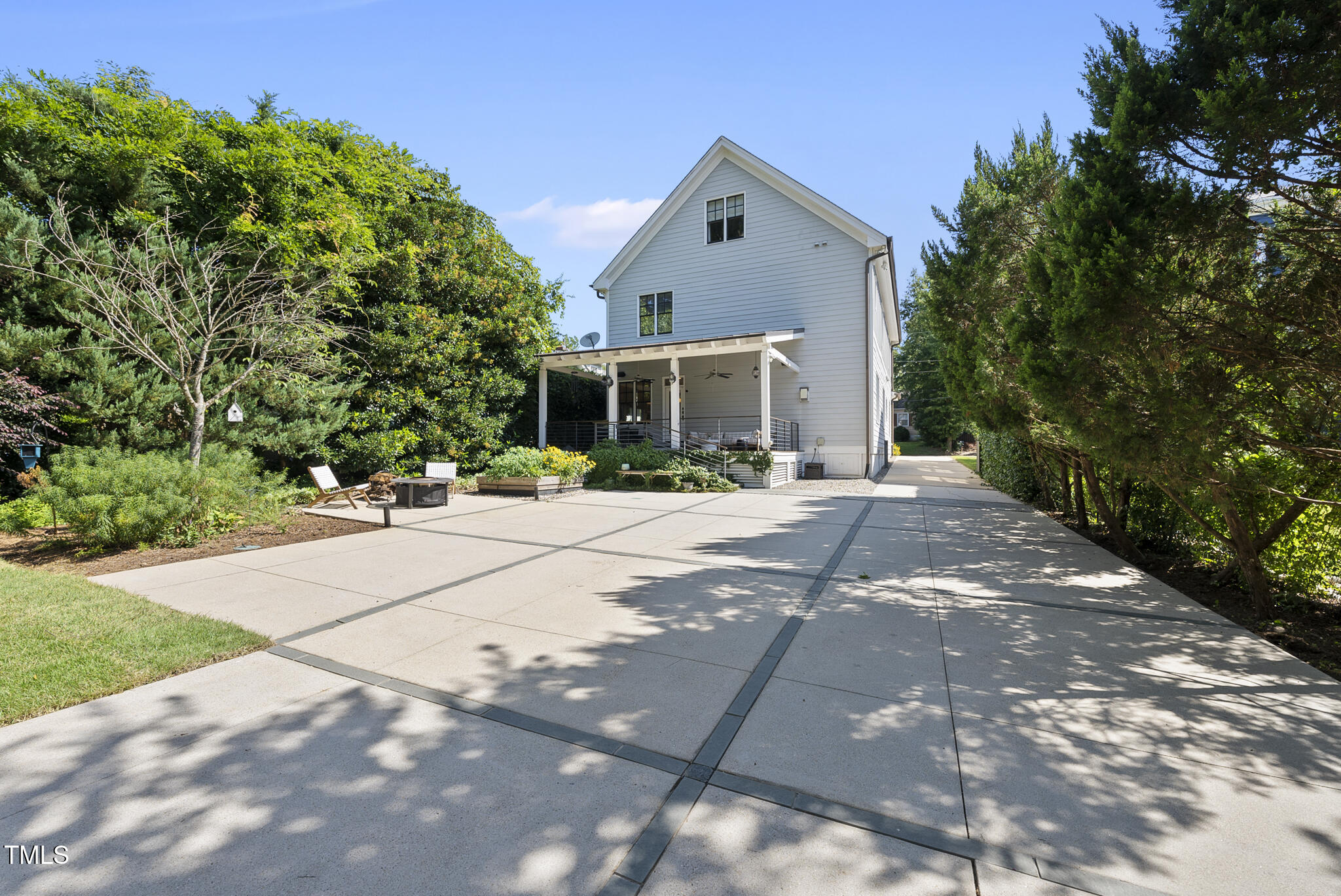 1605 Sunrise Avenue