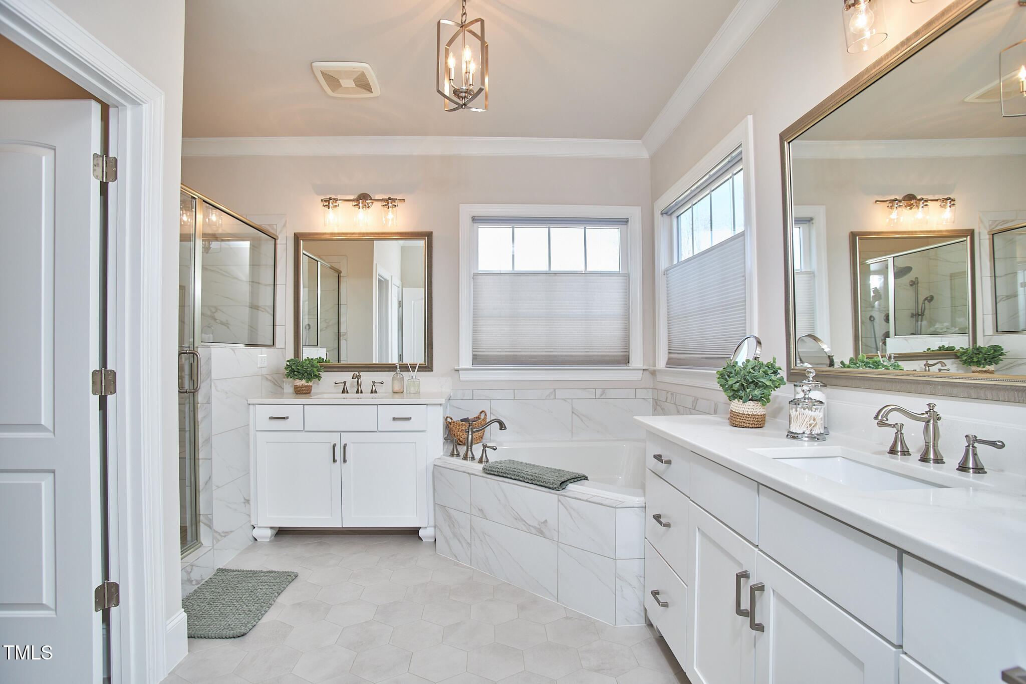 2101 Amalfi Place