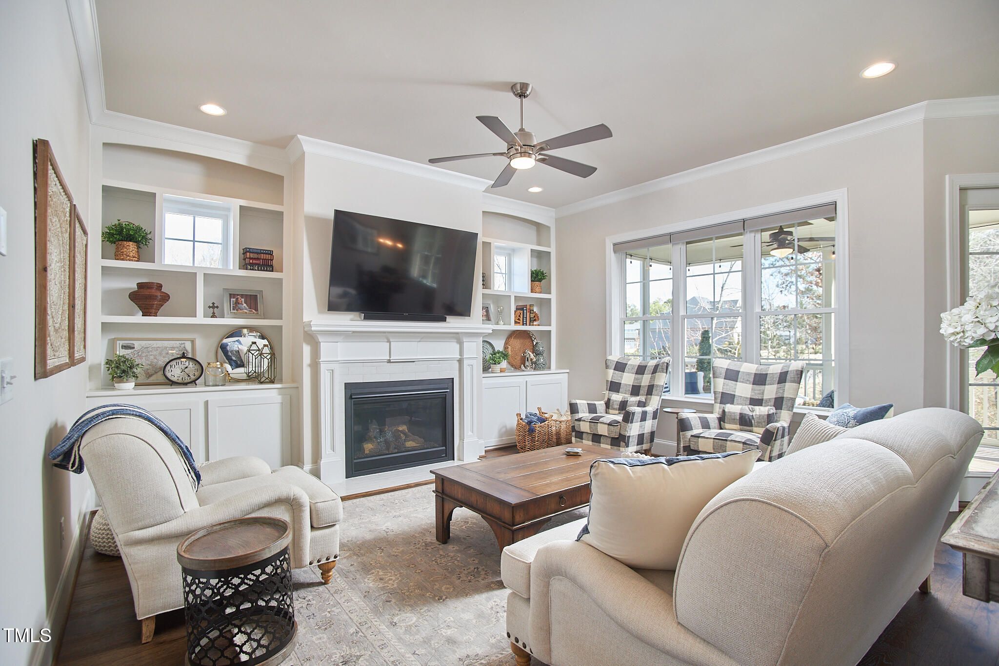 2101 Amalfi Place