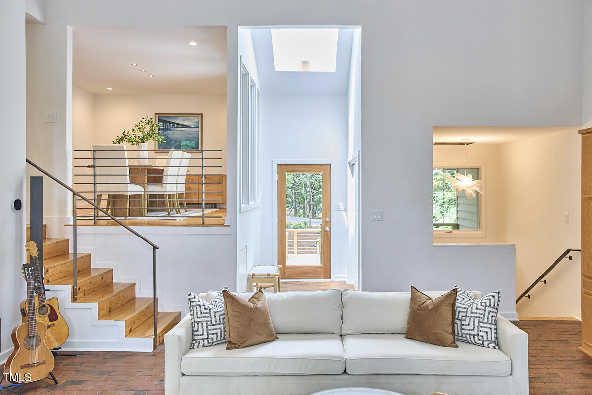 3910 Somerset Drive