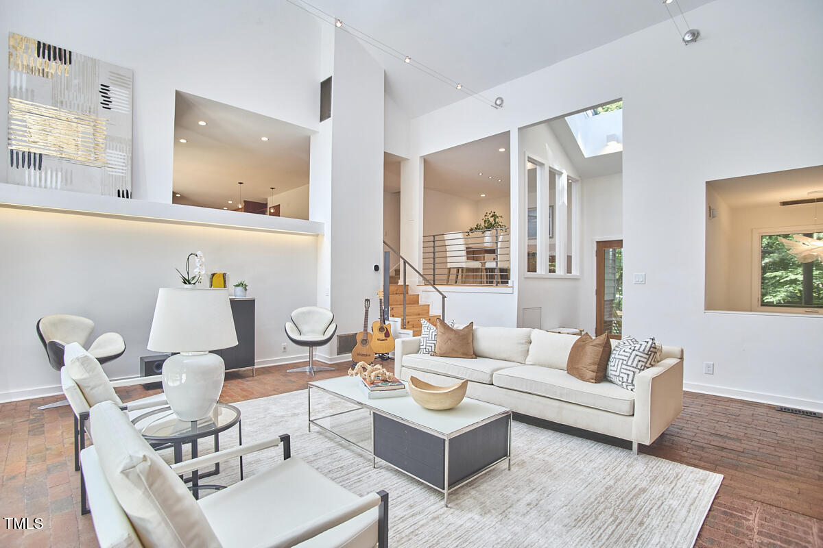 3910 Somerset Drive