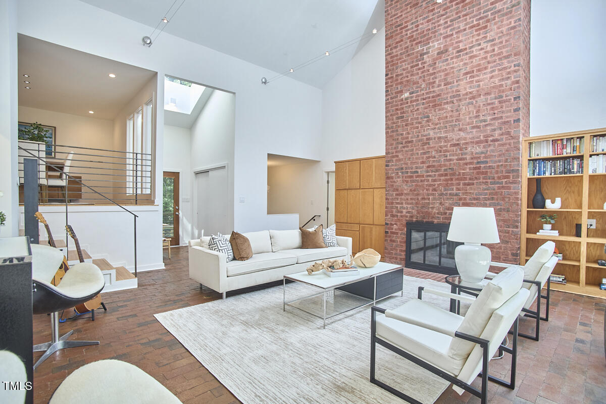 3910 Somerset Drive
