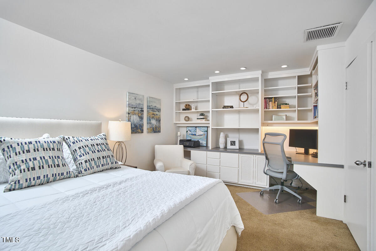 3910 Somerset Drive