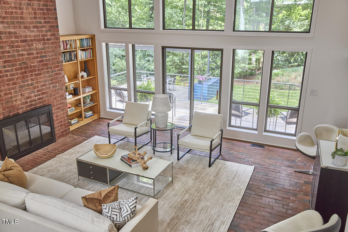 3910 Somerset Drive