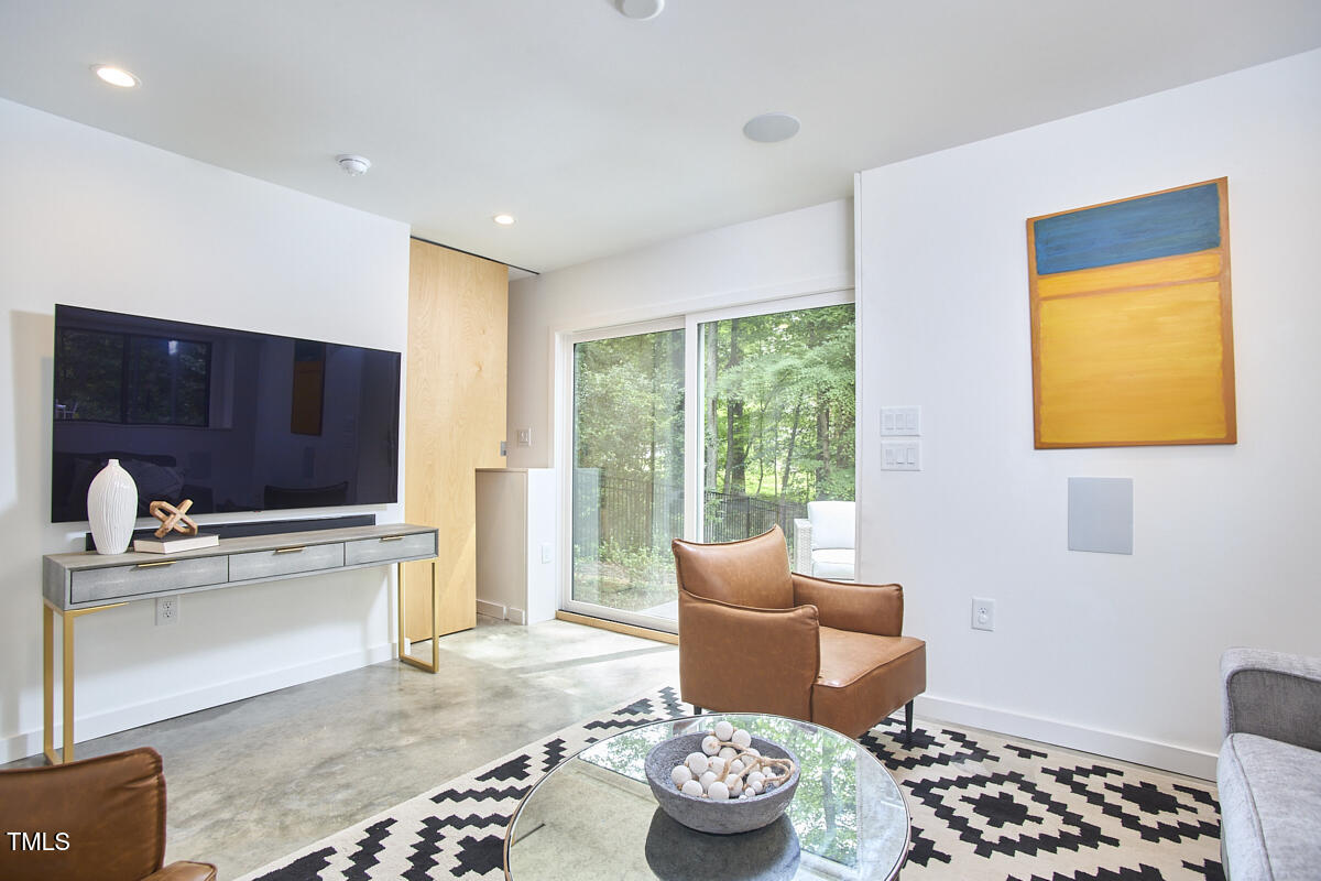 3910 Somerset Drive