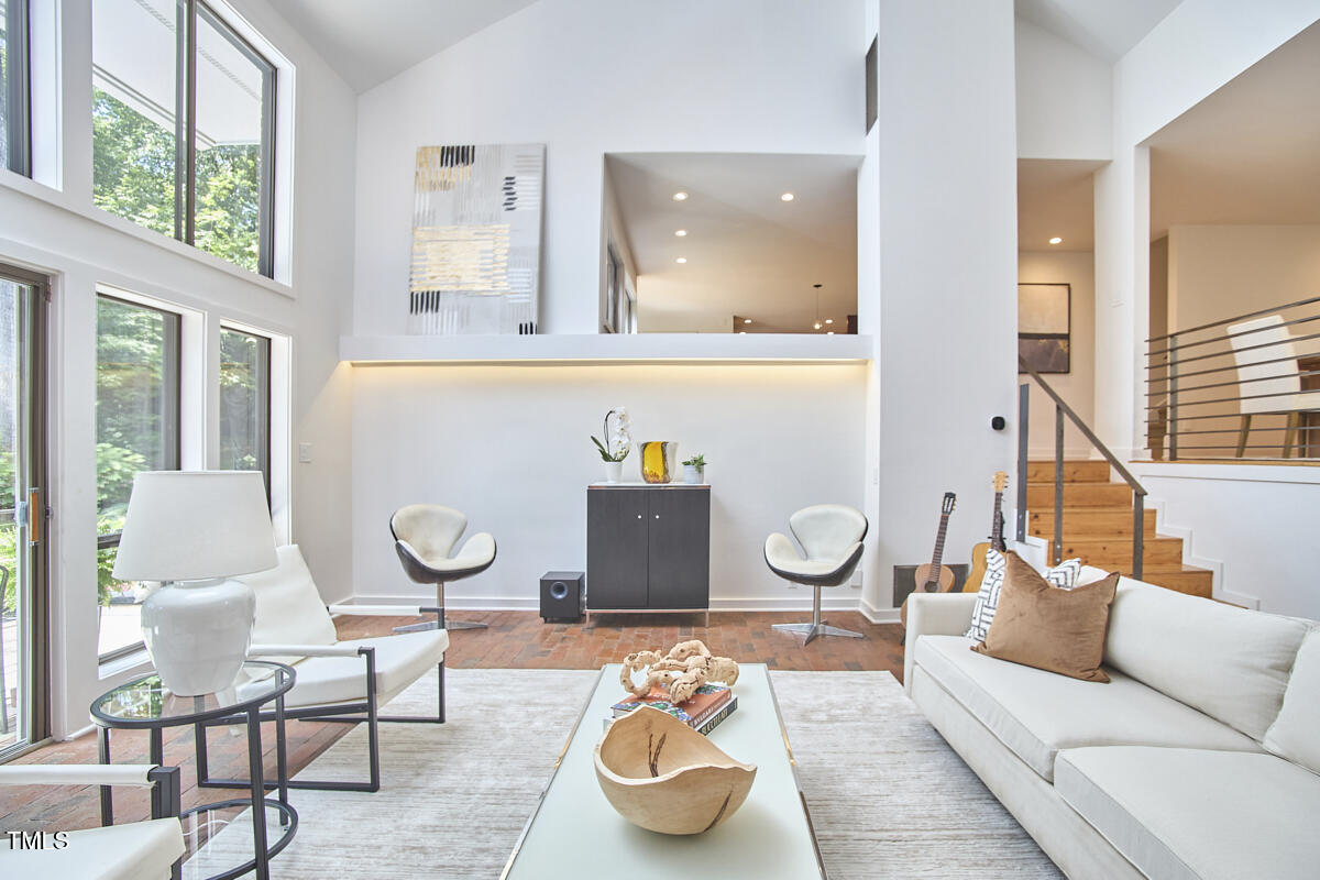 3910 Somerset Drive