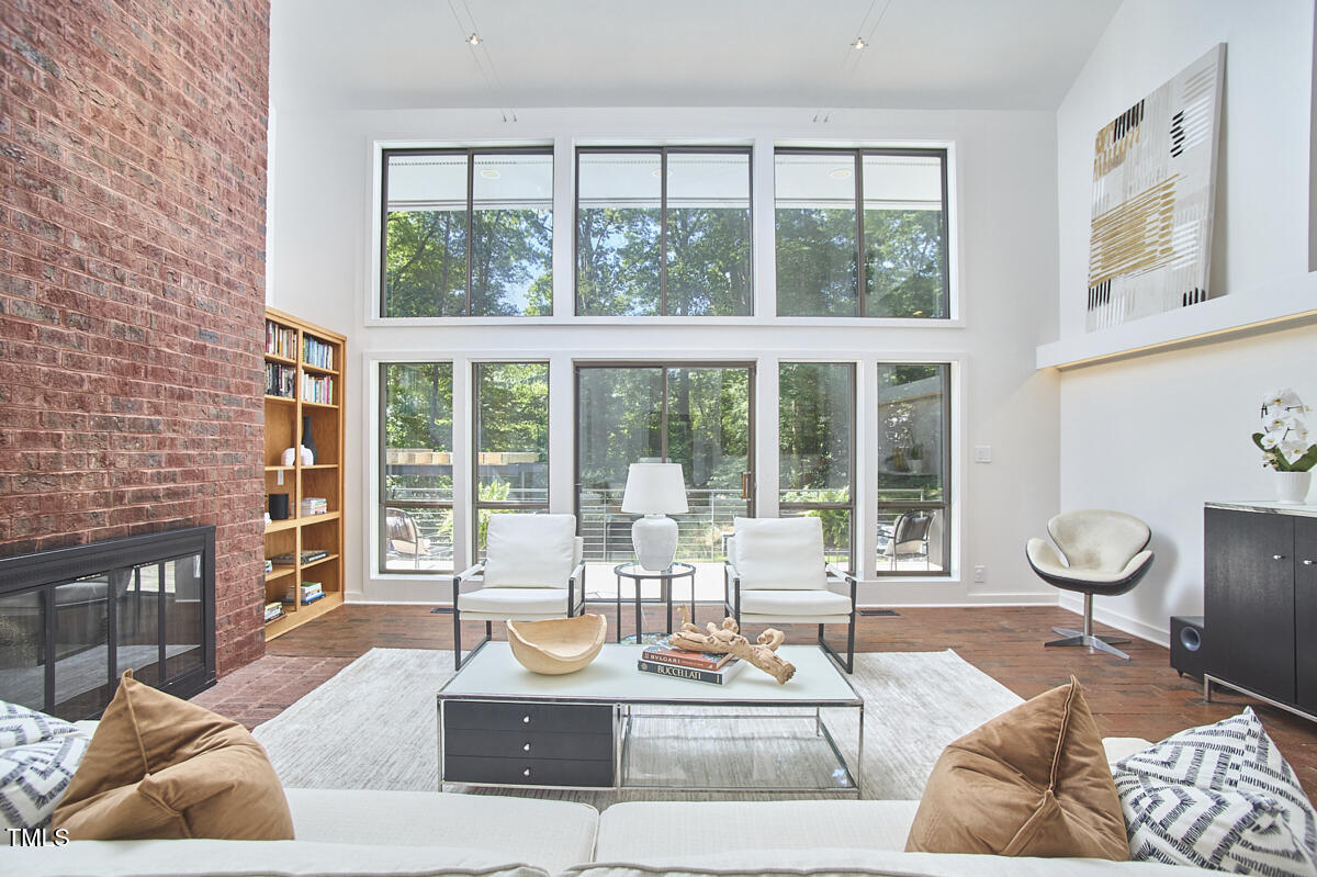 3910 Somerset Drive