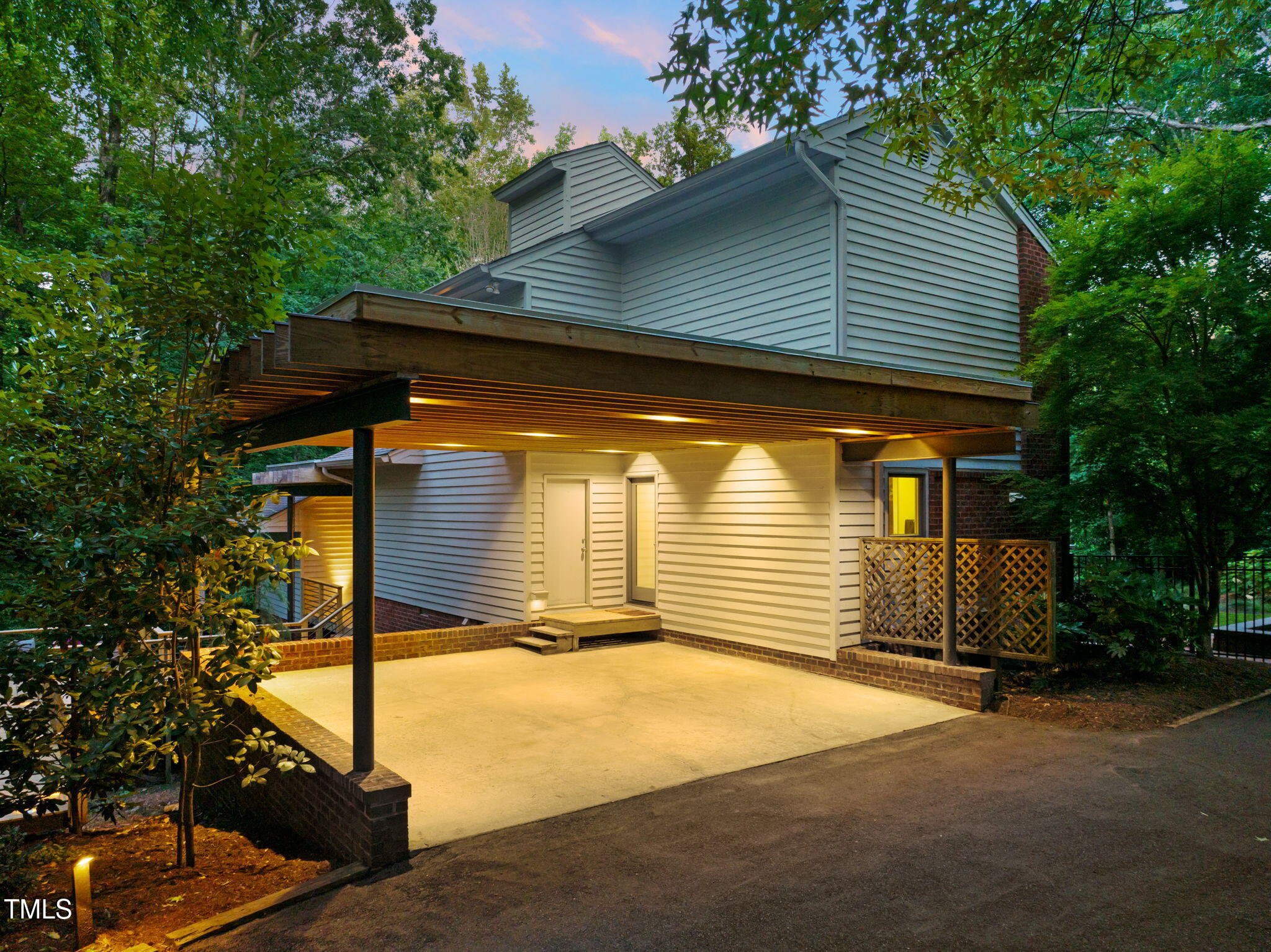3910 Somerset Drive