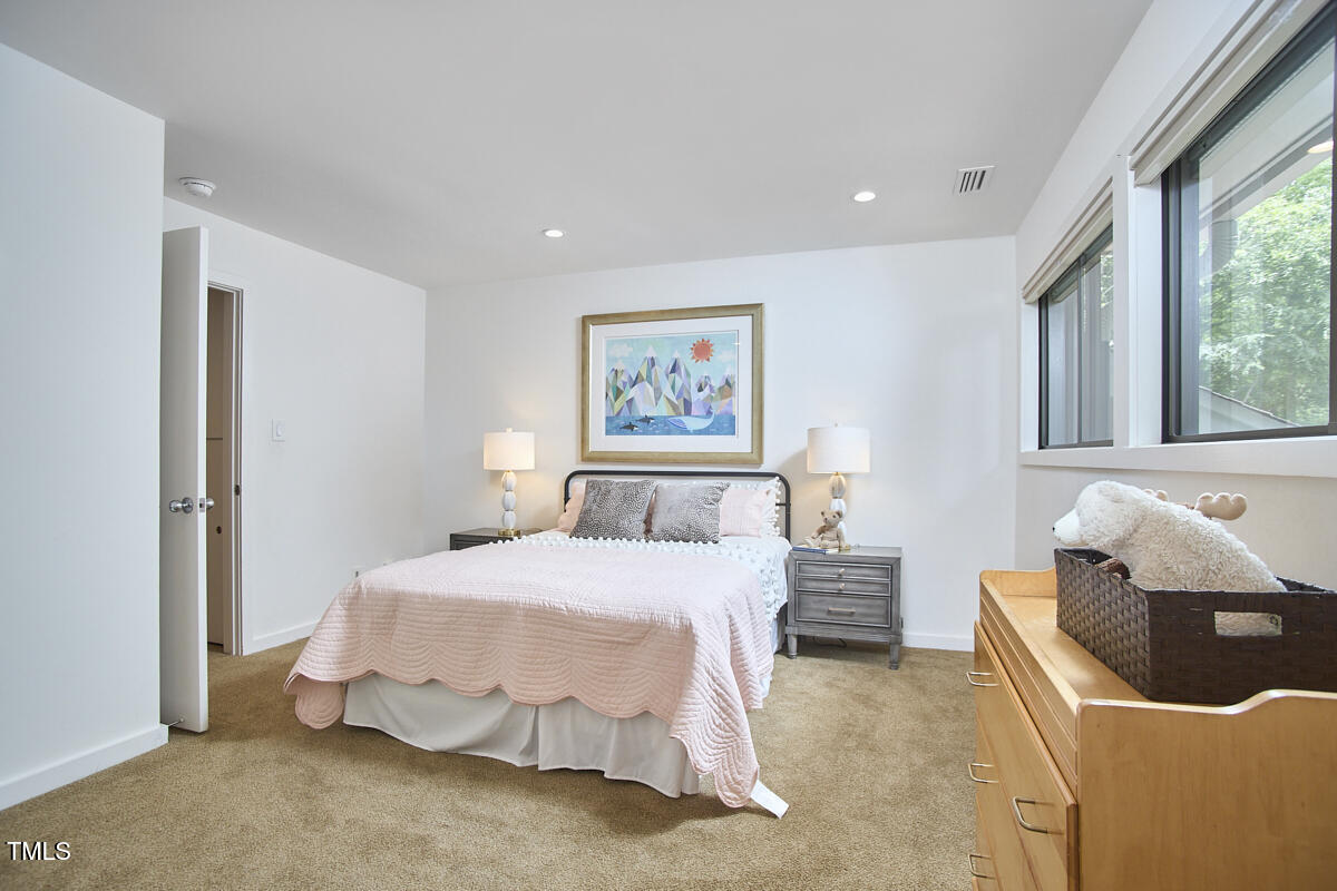 3910 Somerset Drive