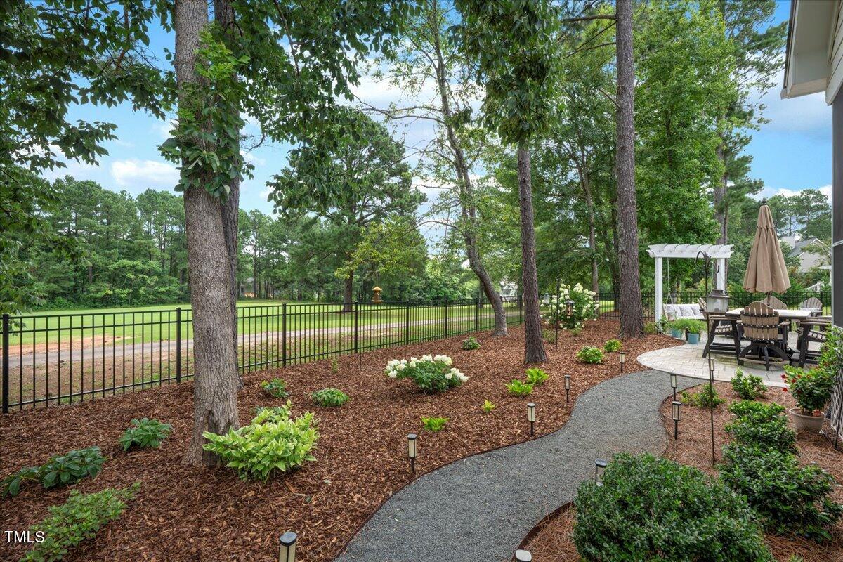 404 Eagle Court