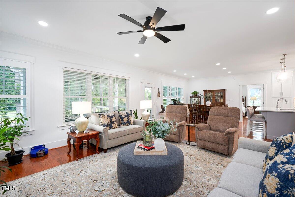 404 Eagle Court