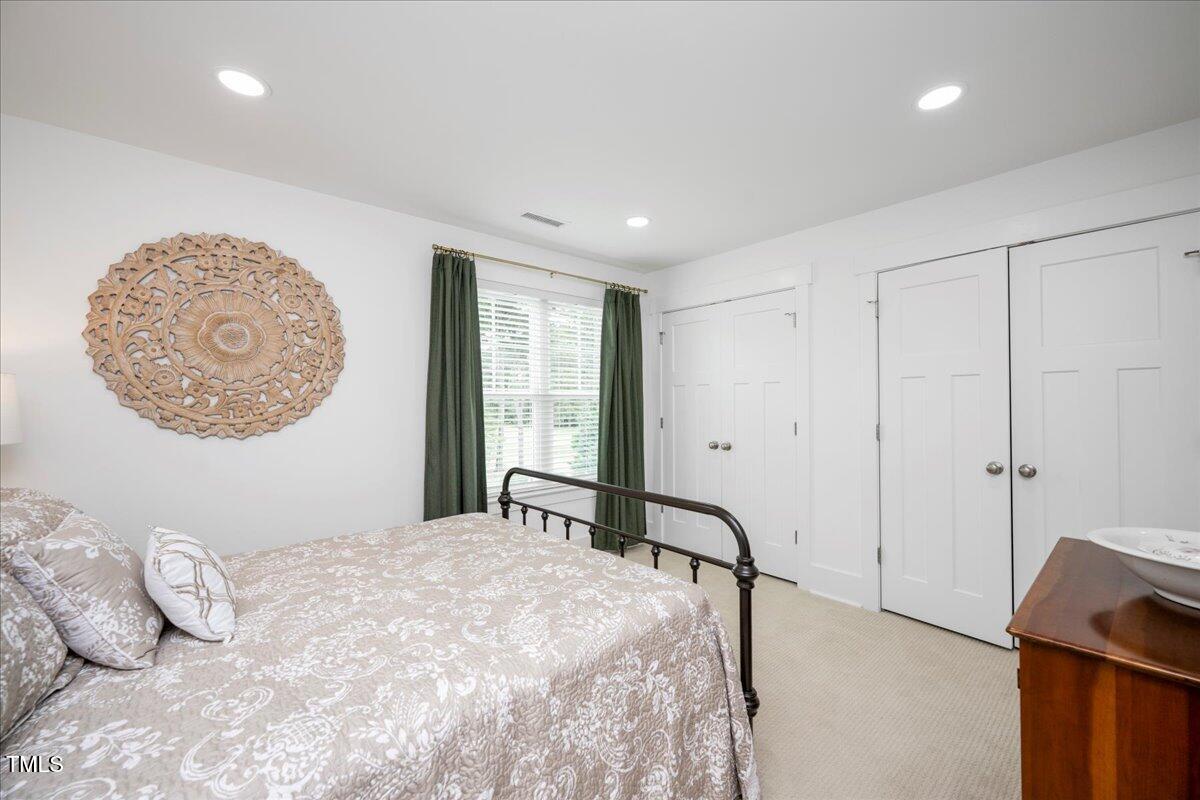 404 Eagle Court