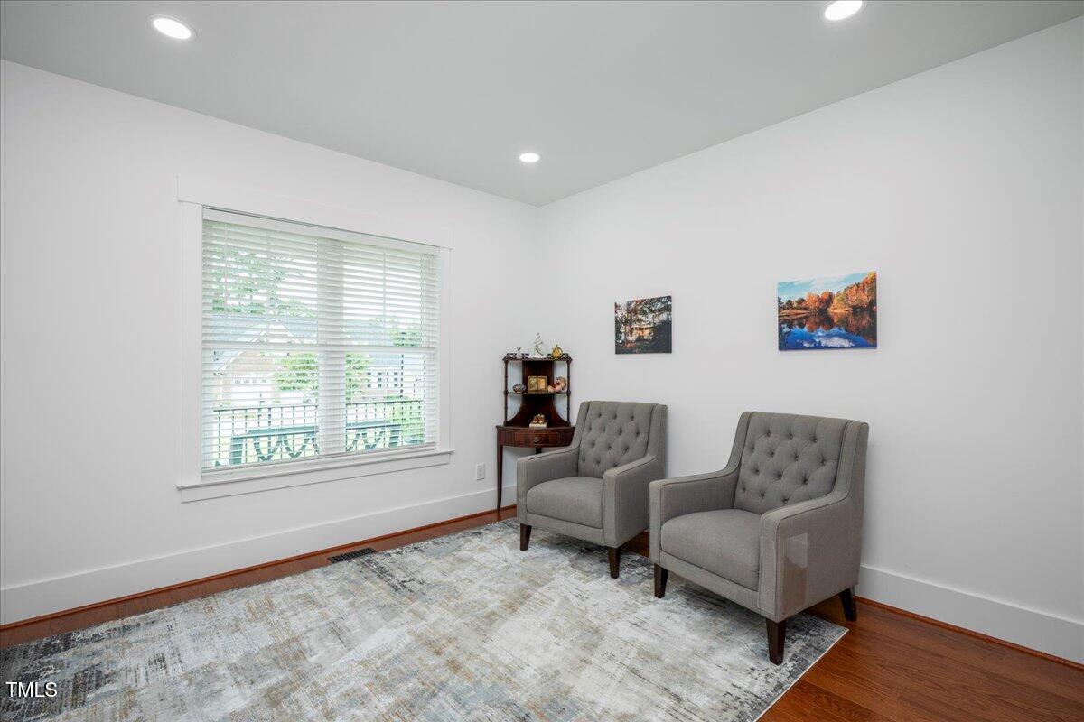 404 Eagle Court