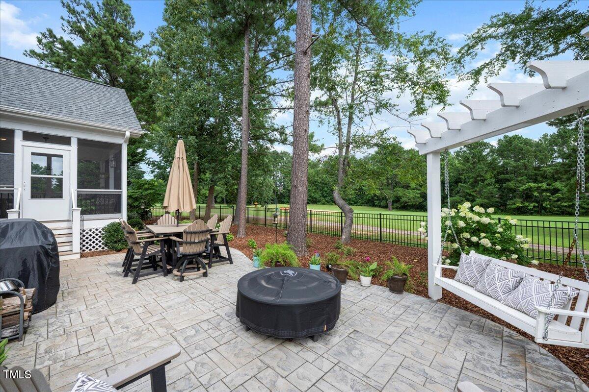 404 Eagle Court