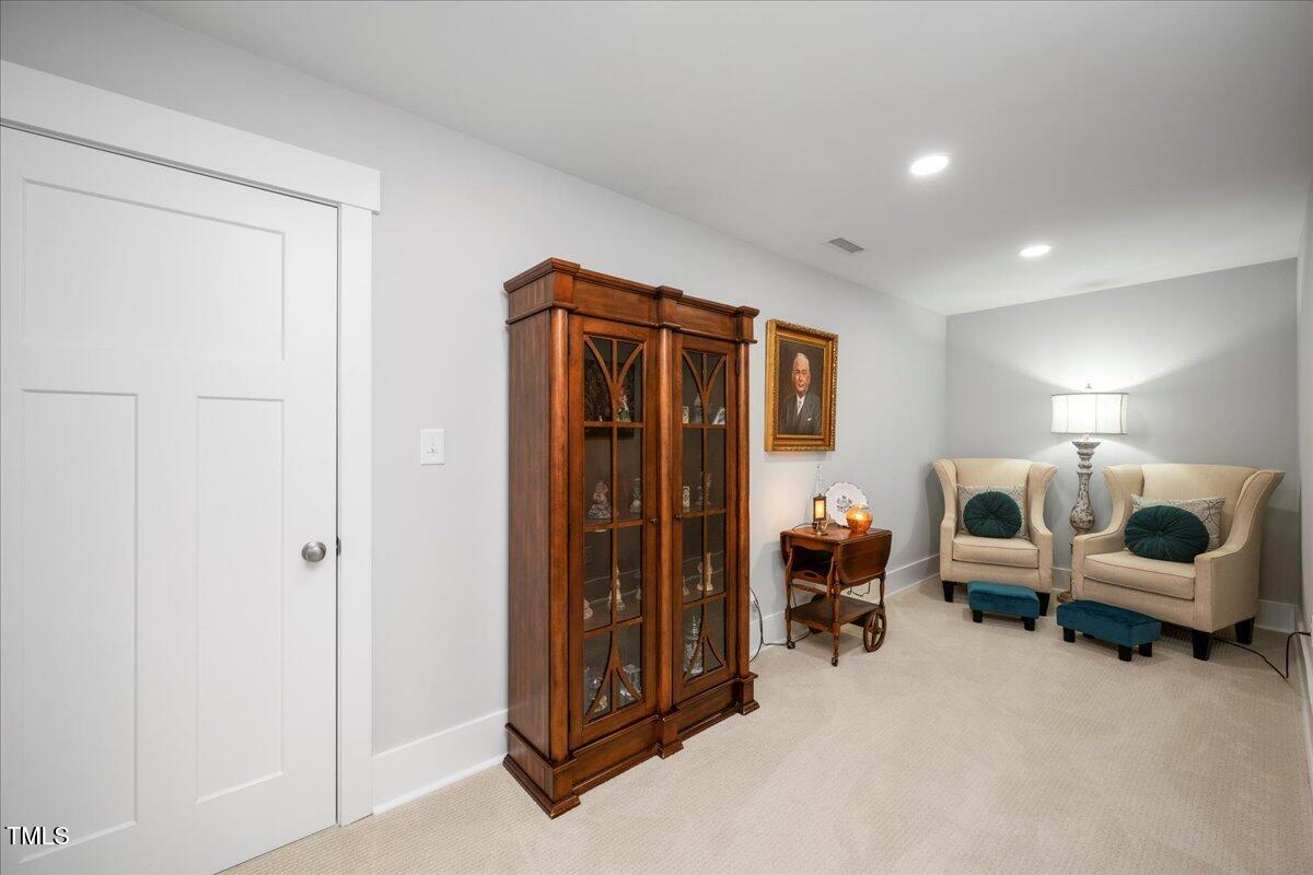 404 Eagle Court