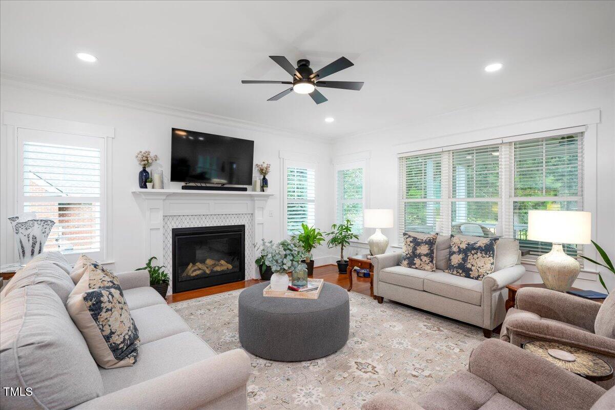 404 Eagle Court