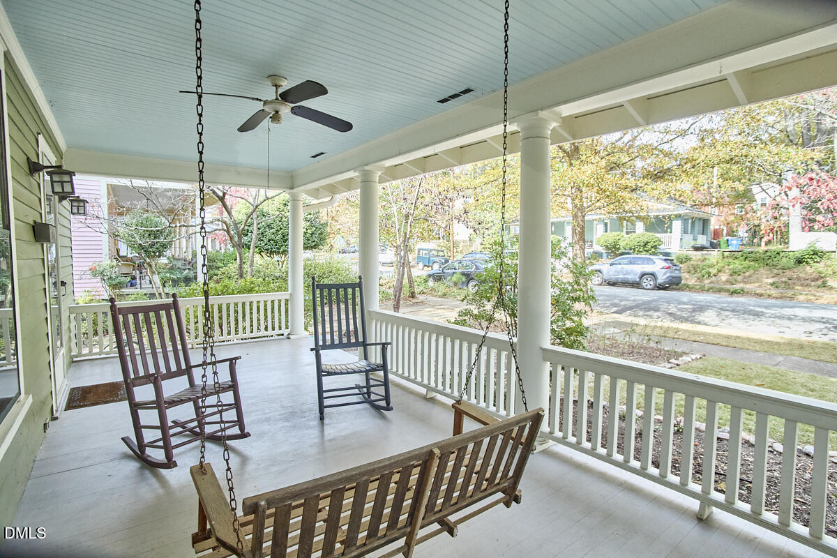 909 W Lenoir Street