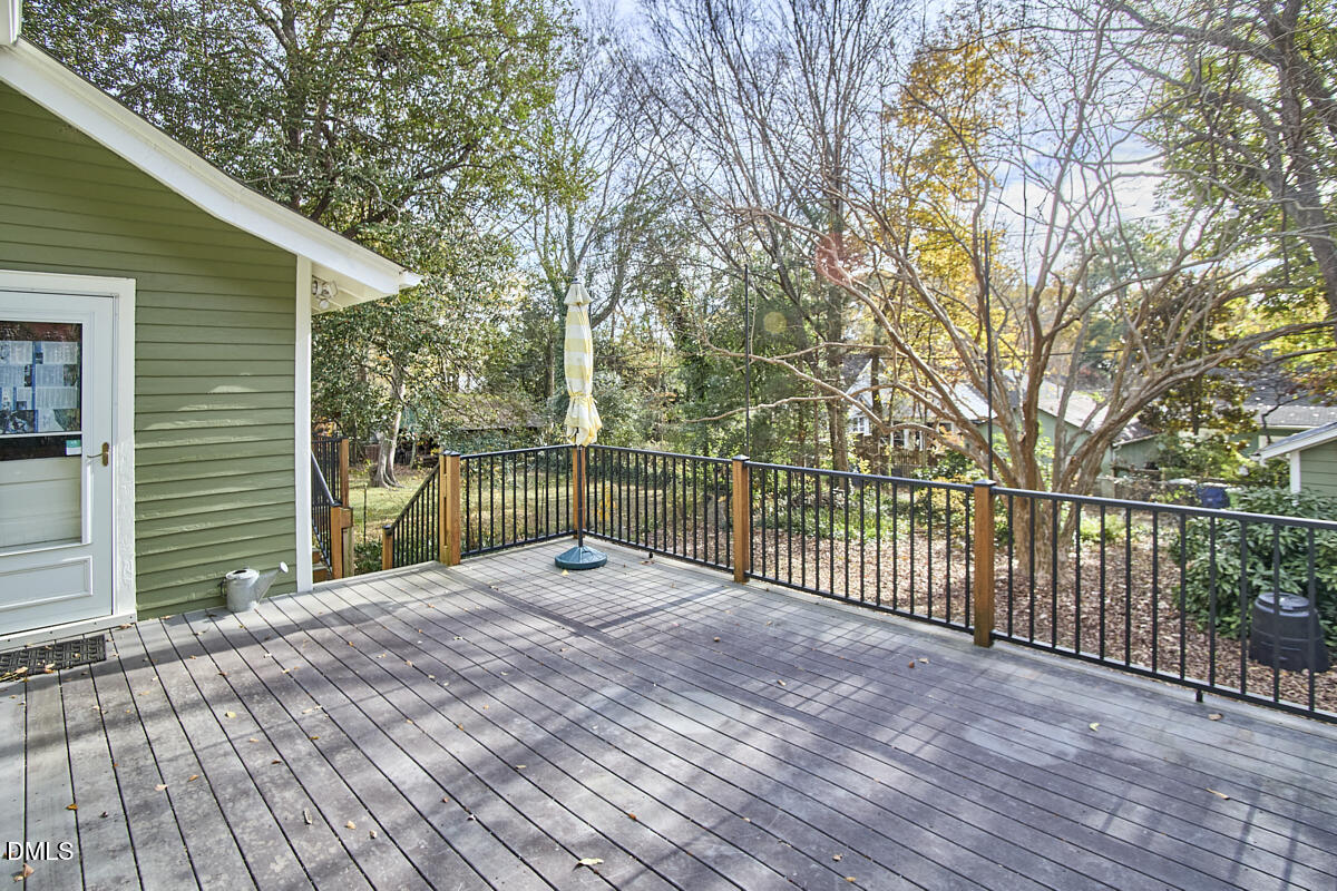 909 W Lenoir Street