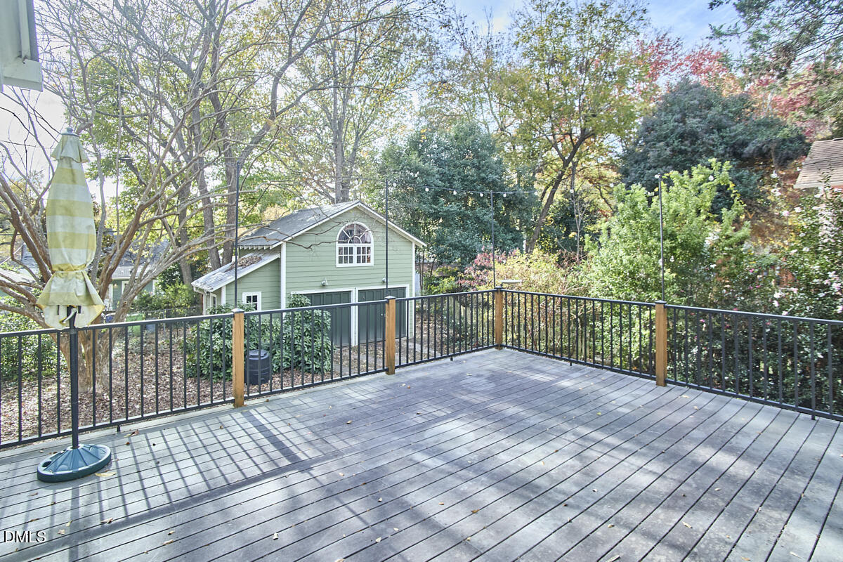 909 W Lenoir Street
