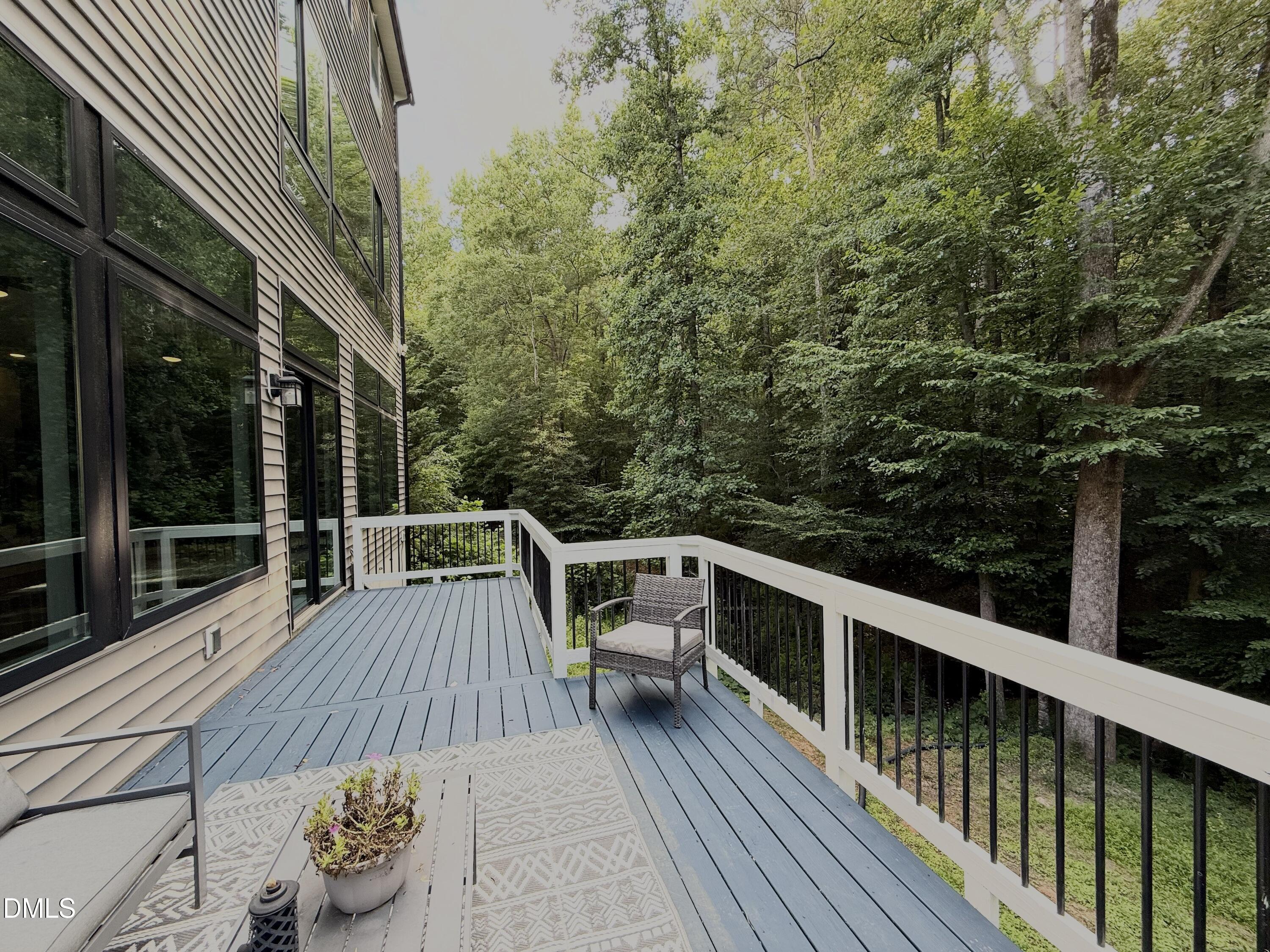 1401 Freshwater Court