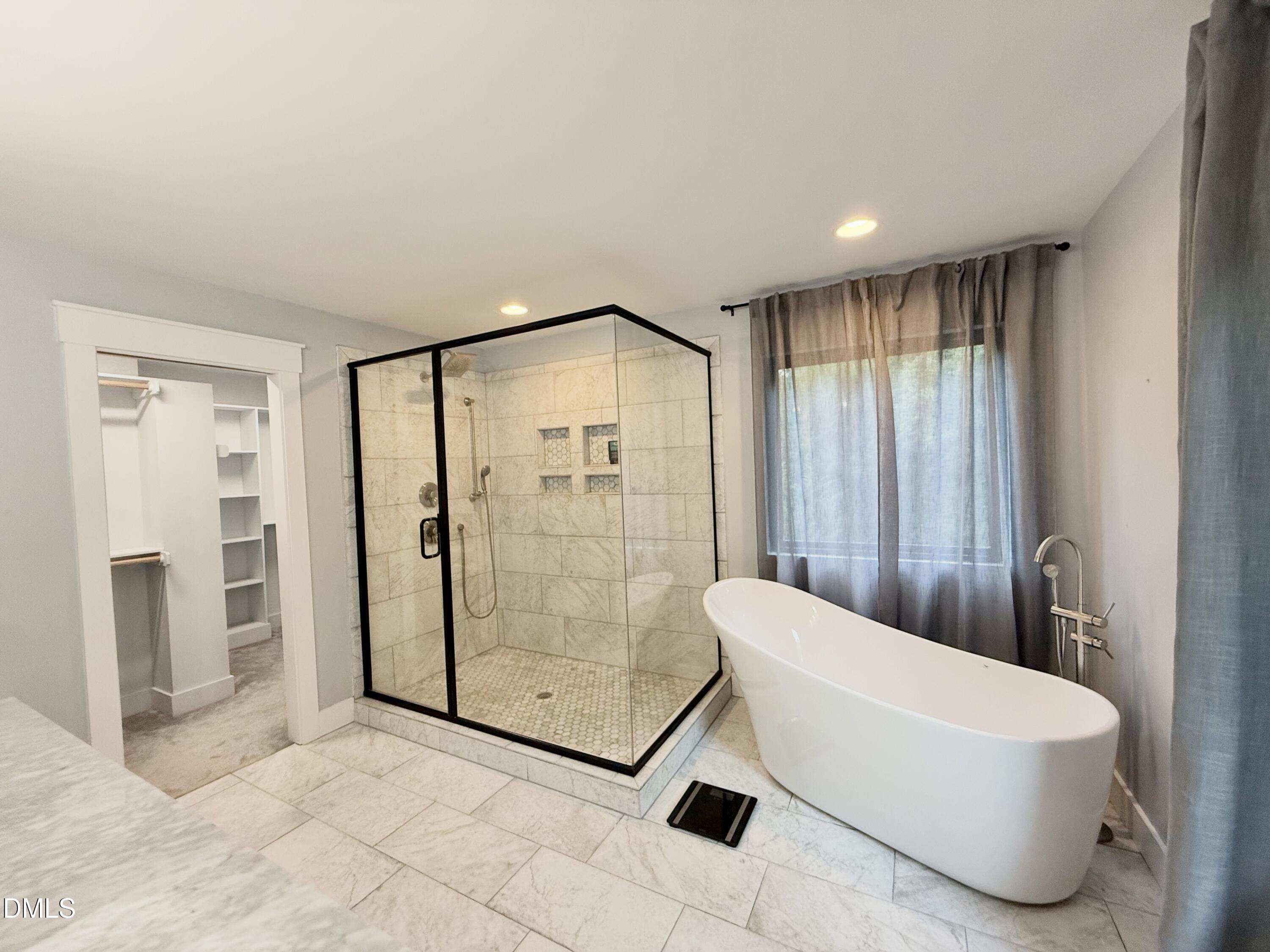 1401 Freshwater Court