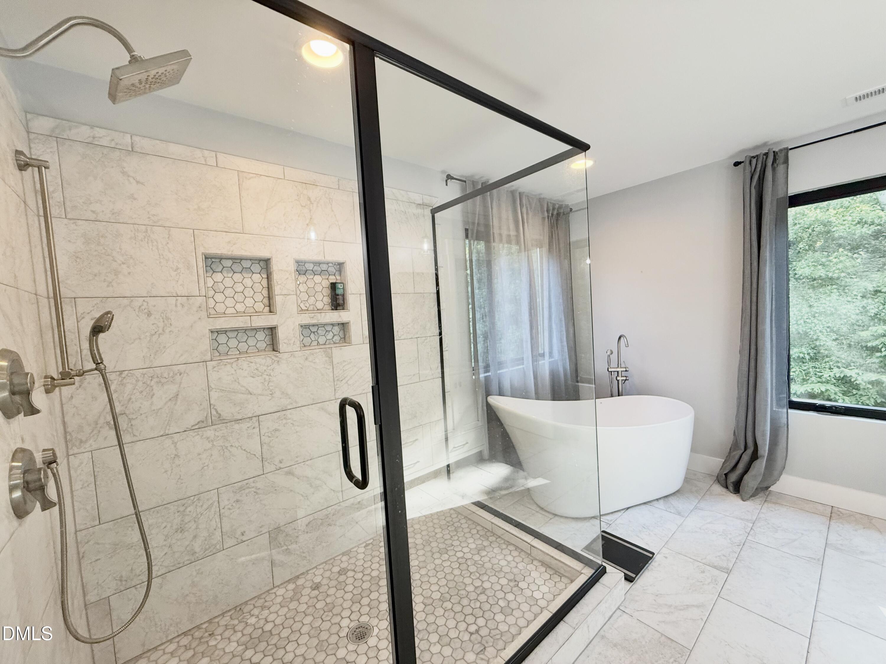 1401 Freshwater Court