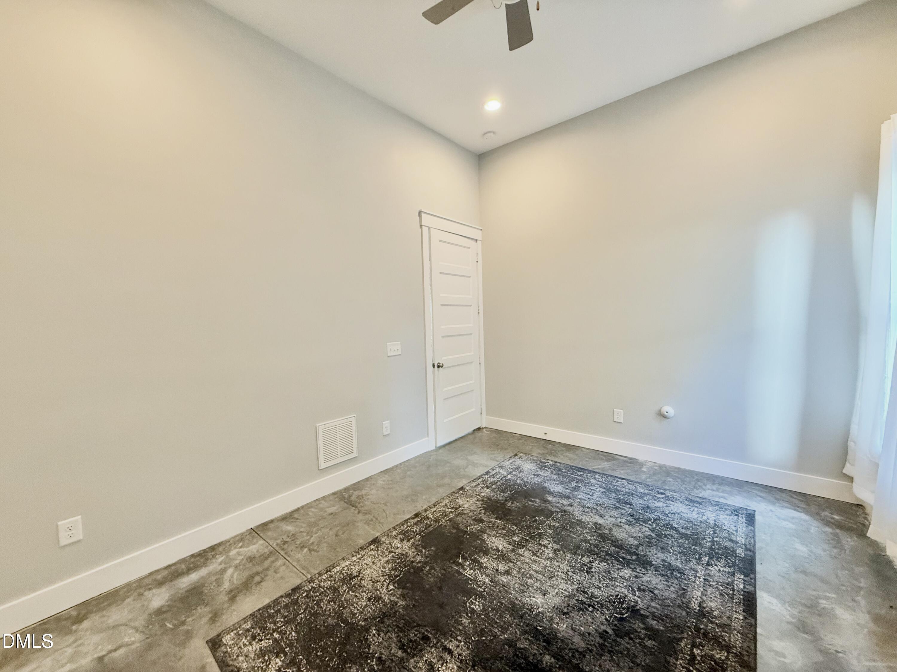 1401 Freshwater Court