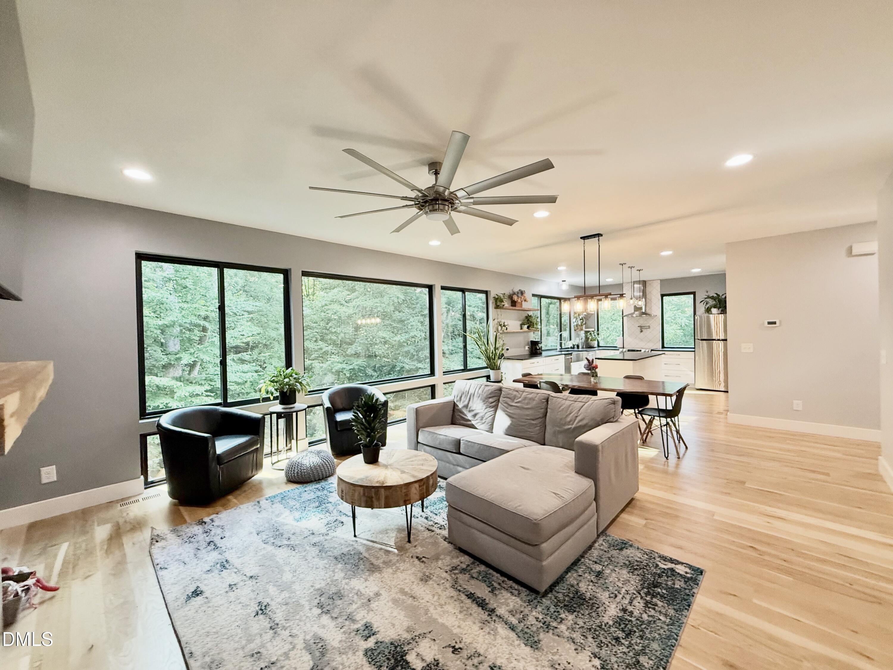 1401 Freshwater Court