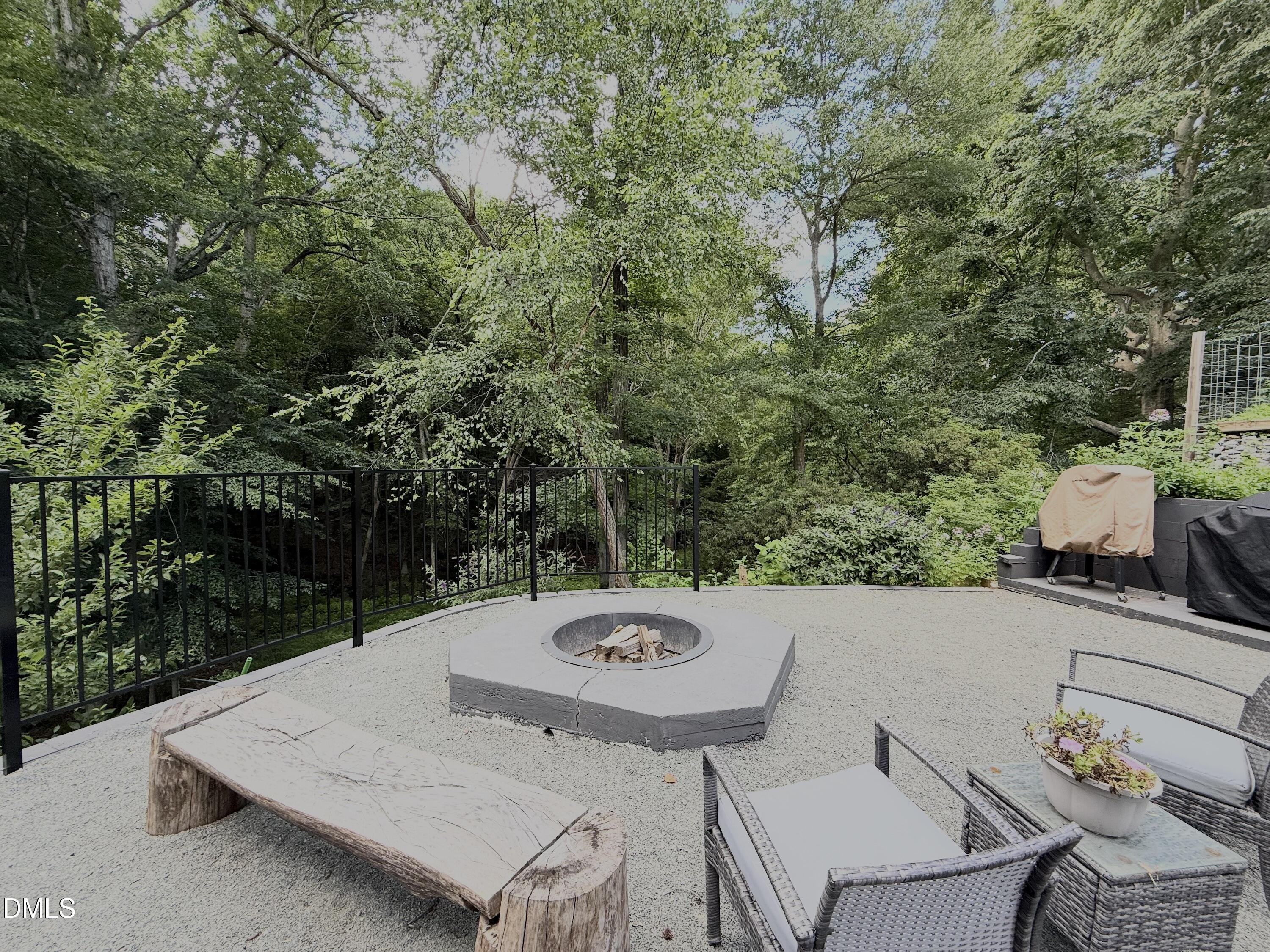 1401 Freshwater Court