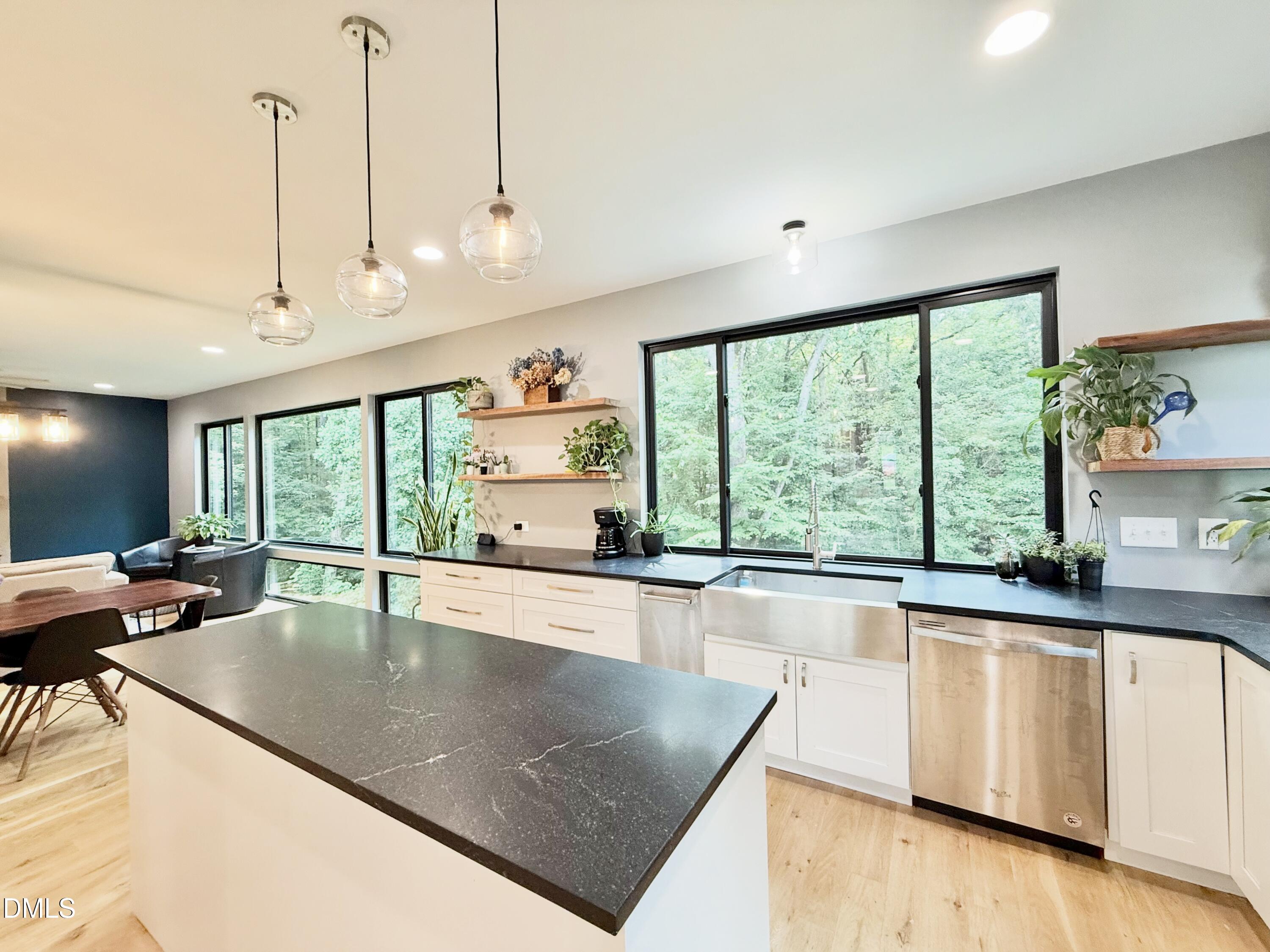 1401 Freshwater Court