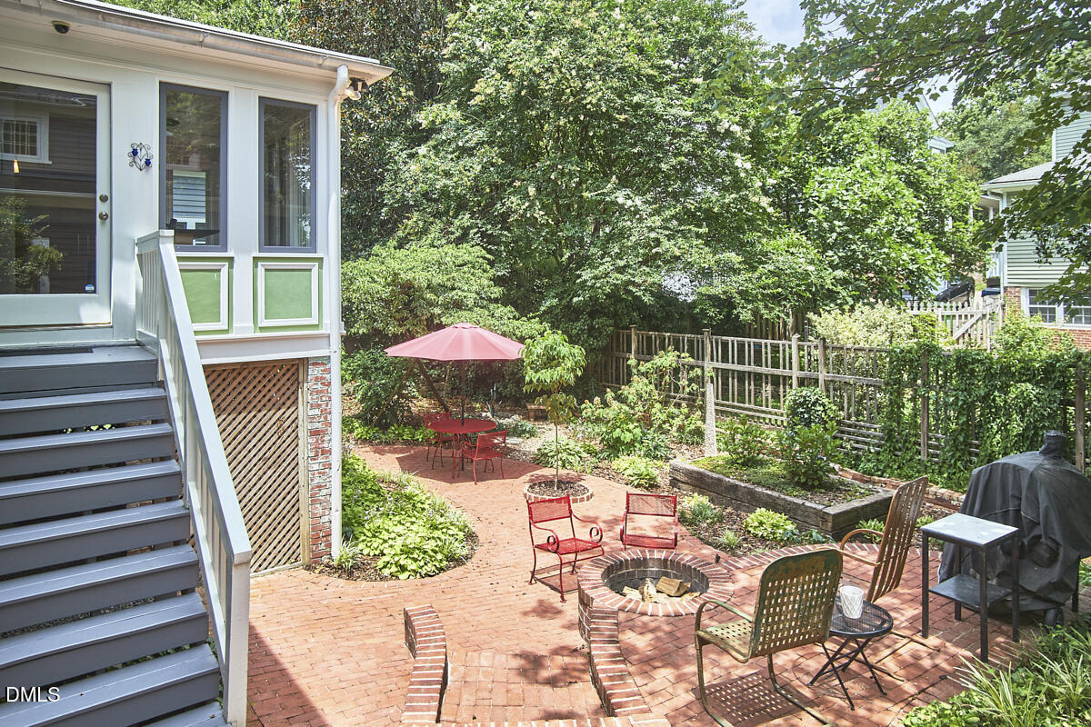 317 Pell Street