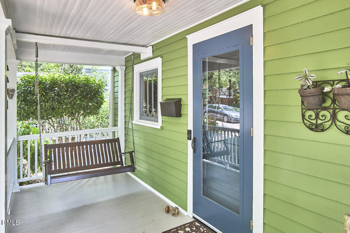 317 Pell Street