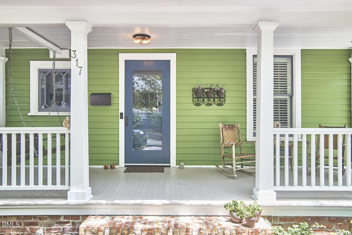 317 Pell Street