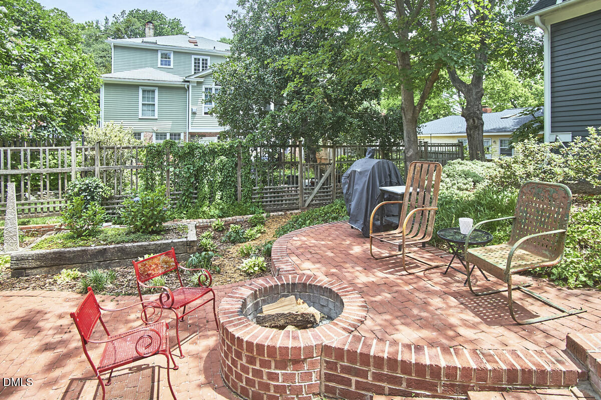 317 Pell Street