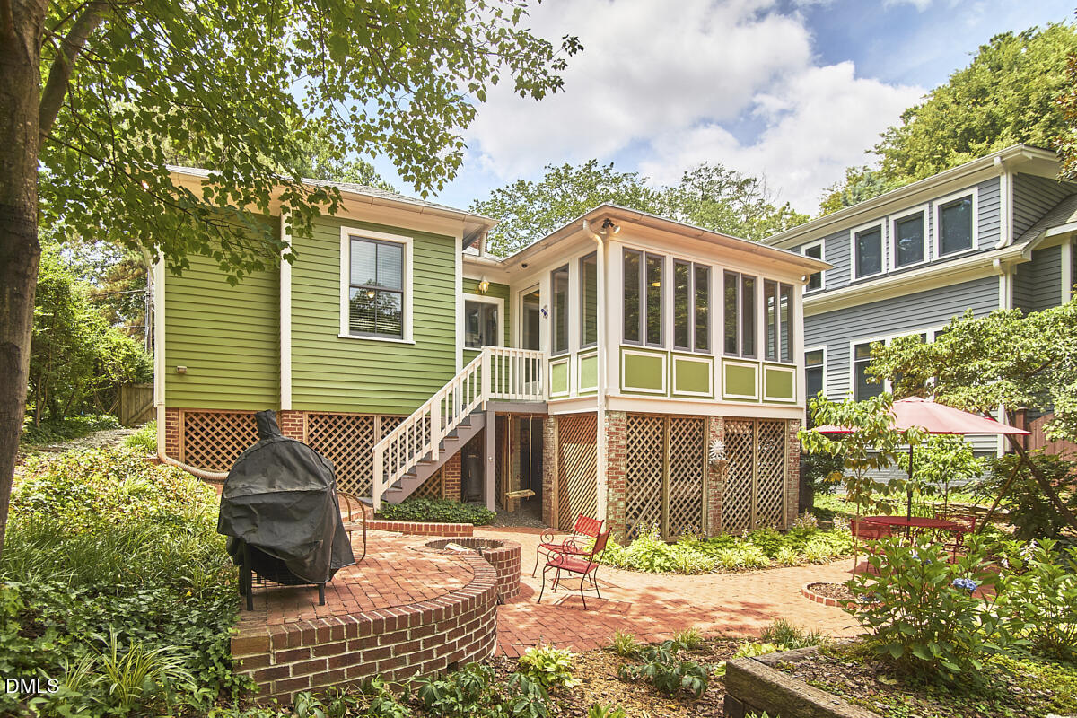 317 Pell Street