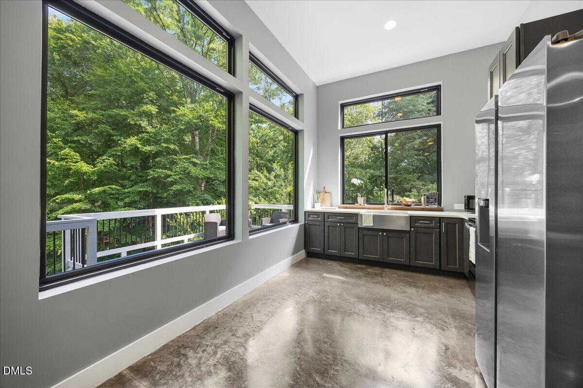 1401 Freshwater Court