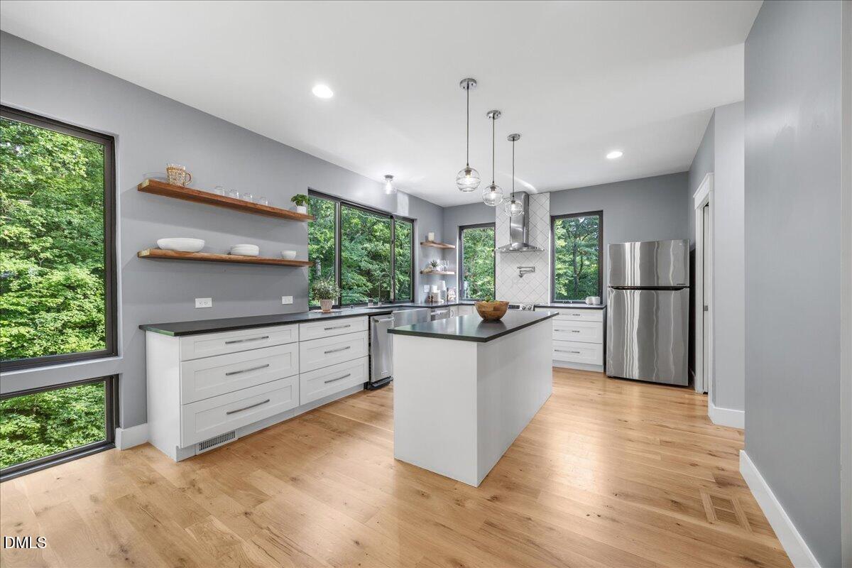 1401 Freshwater Court
