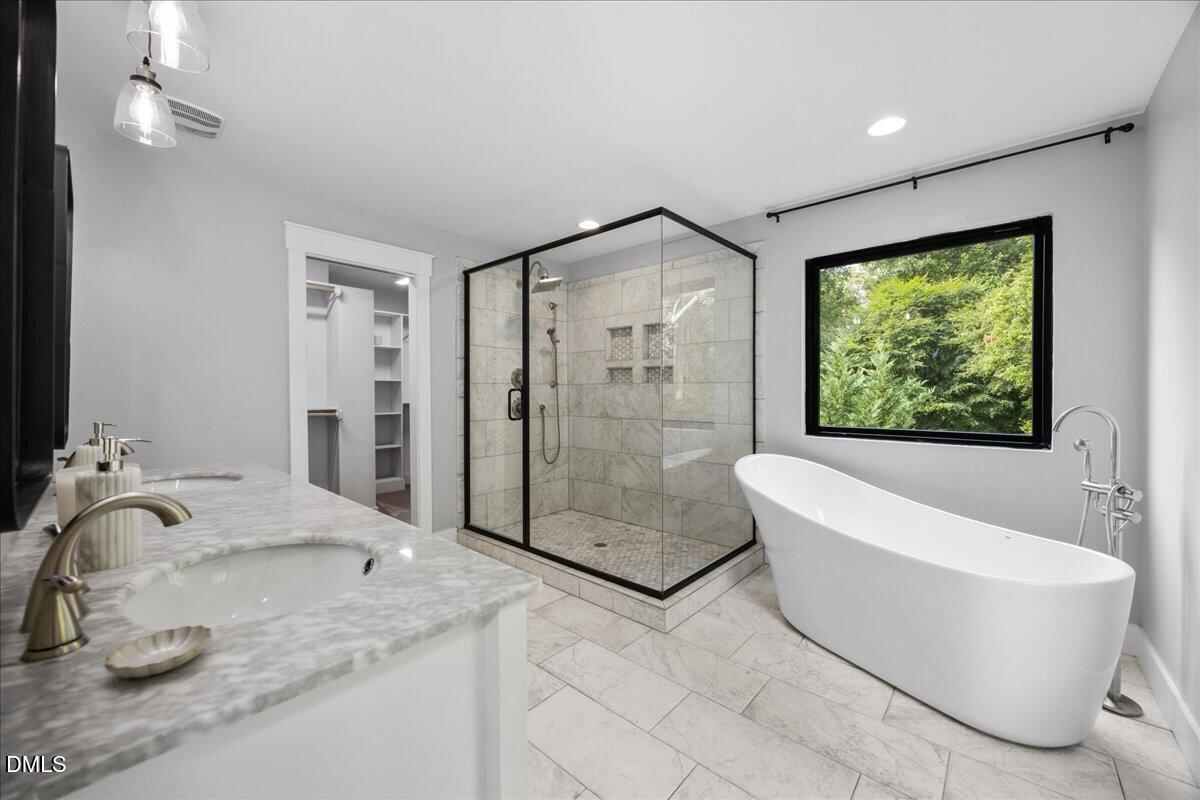 1401 Freshwater Court